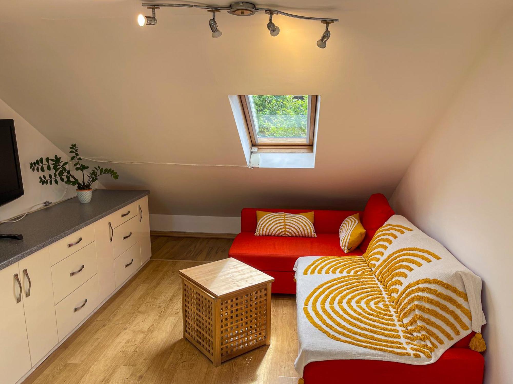 1 Bed Attic Flat With Easy Reach To Centre Londres