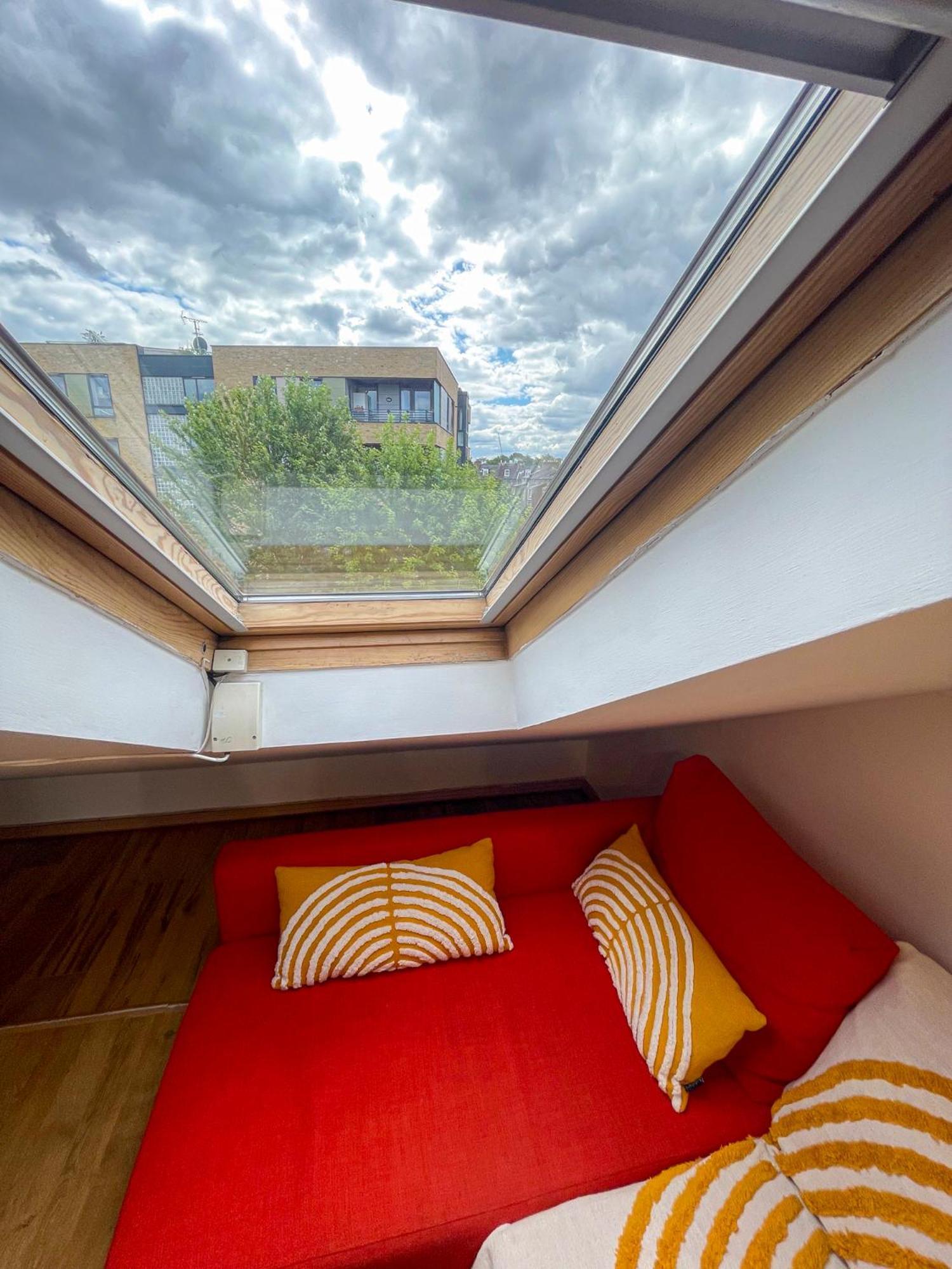 Apartamento 1 Bed Attic Flat With Easy Reach To Centre