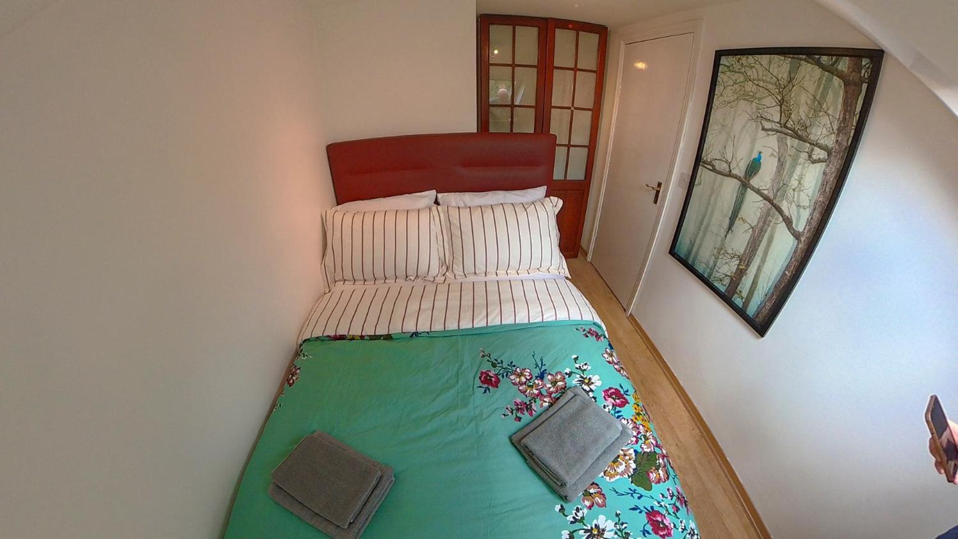 Apartamento 1 Bed Attic Flat With Easy Reach To Centre Londres