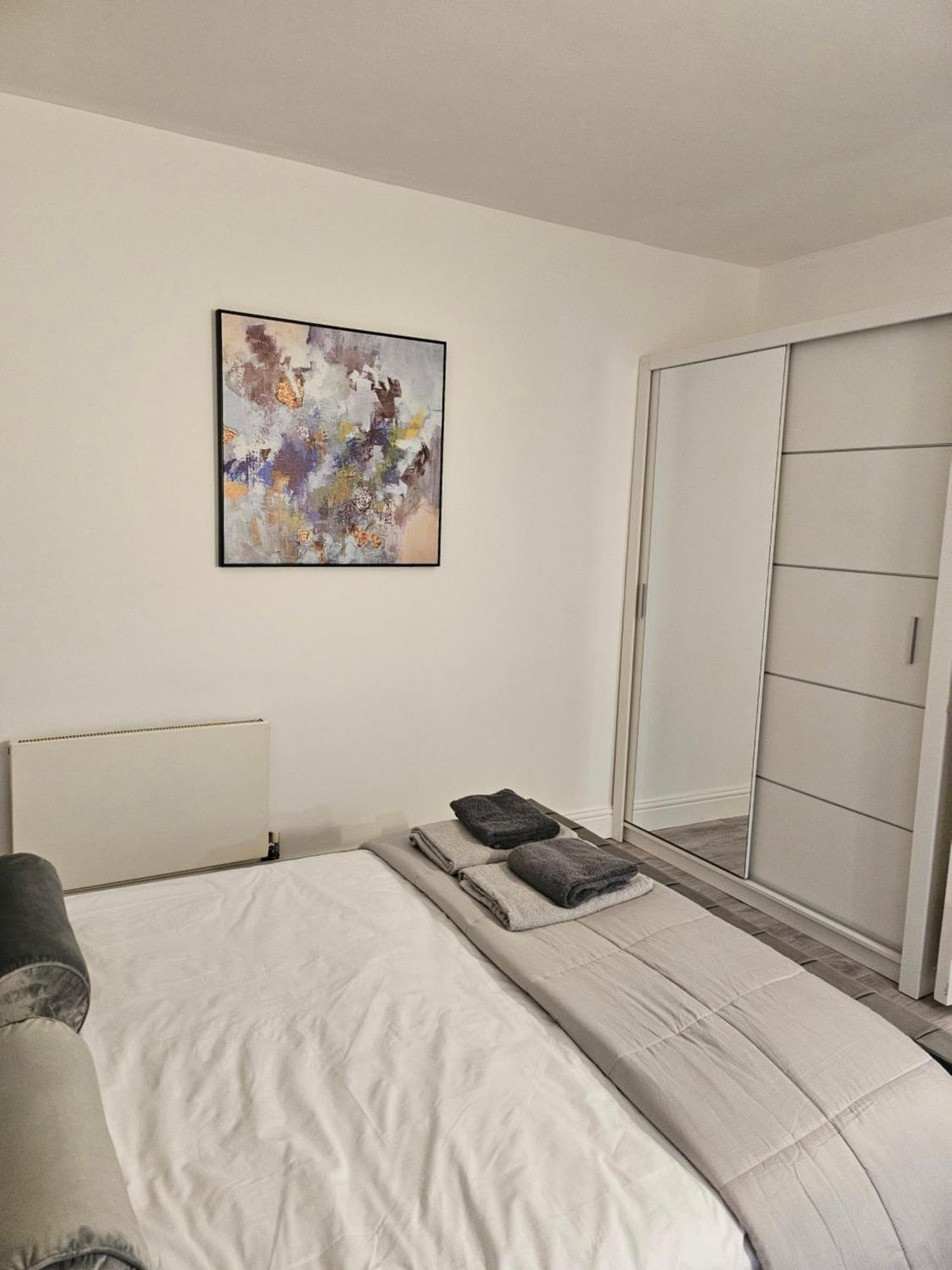 Apartamento Spacious 1 Bedroom Flat With Private Garden. Ideal For Business Travelers And Couples. 2 Mins Away From Paddington Station.