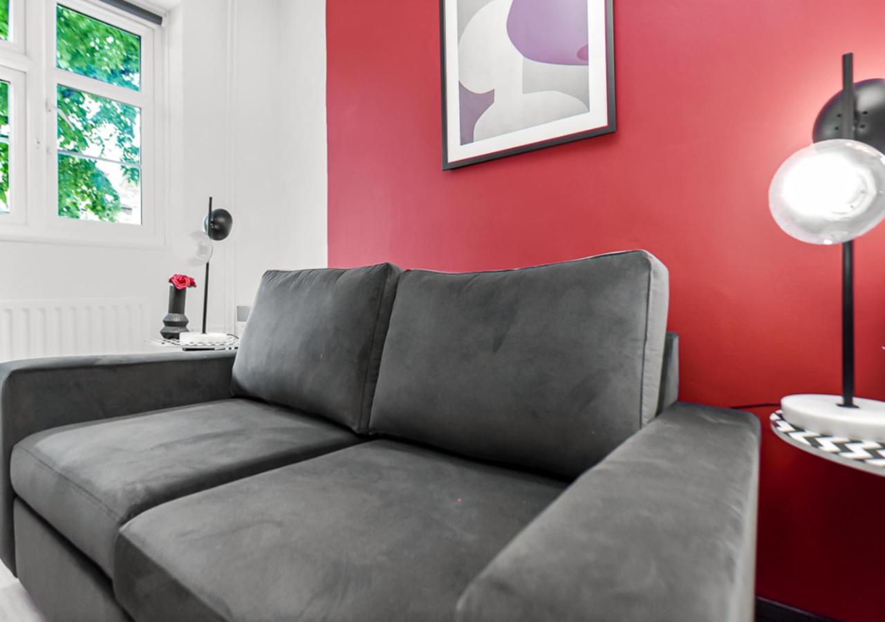 Apartment Radiant Serenity 2br Flat Sleeps 4 Warm Ambiance