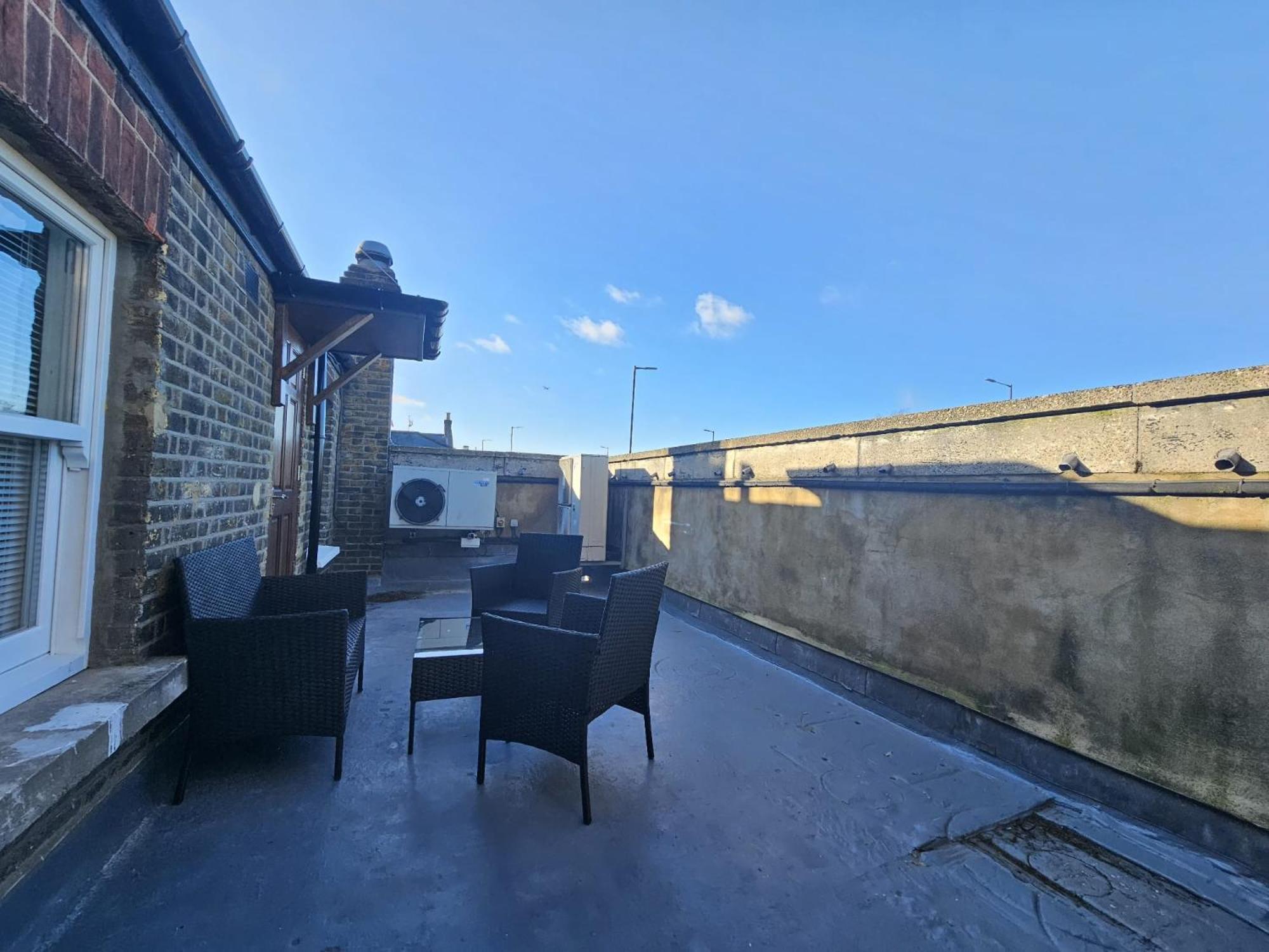 Livestay - Chiswick With Free Parking Appartement *