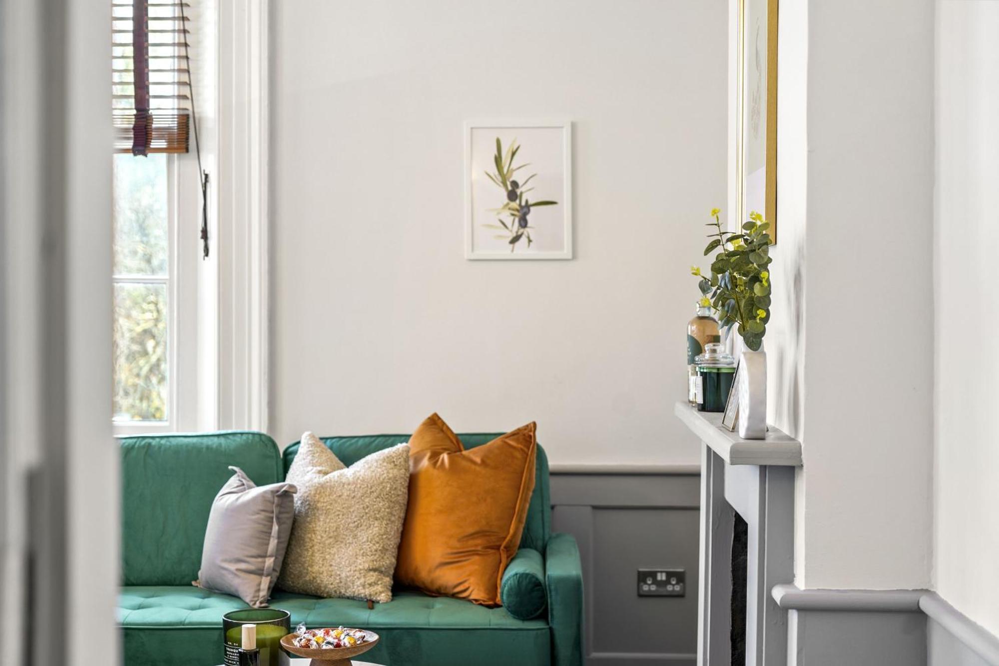 Livestay - Chiswick With Free Parking Appartement