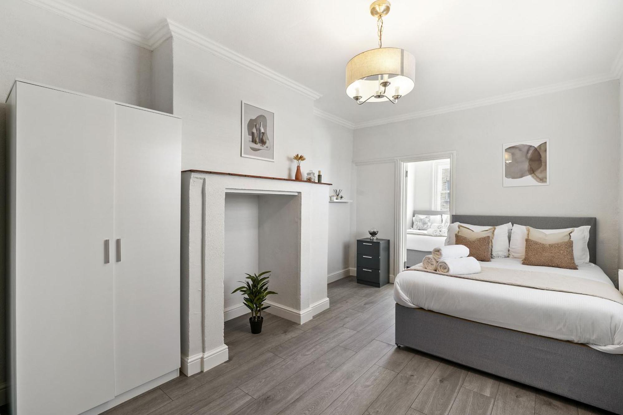 Livestay - Chiswick With Free Parking