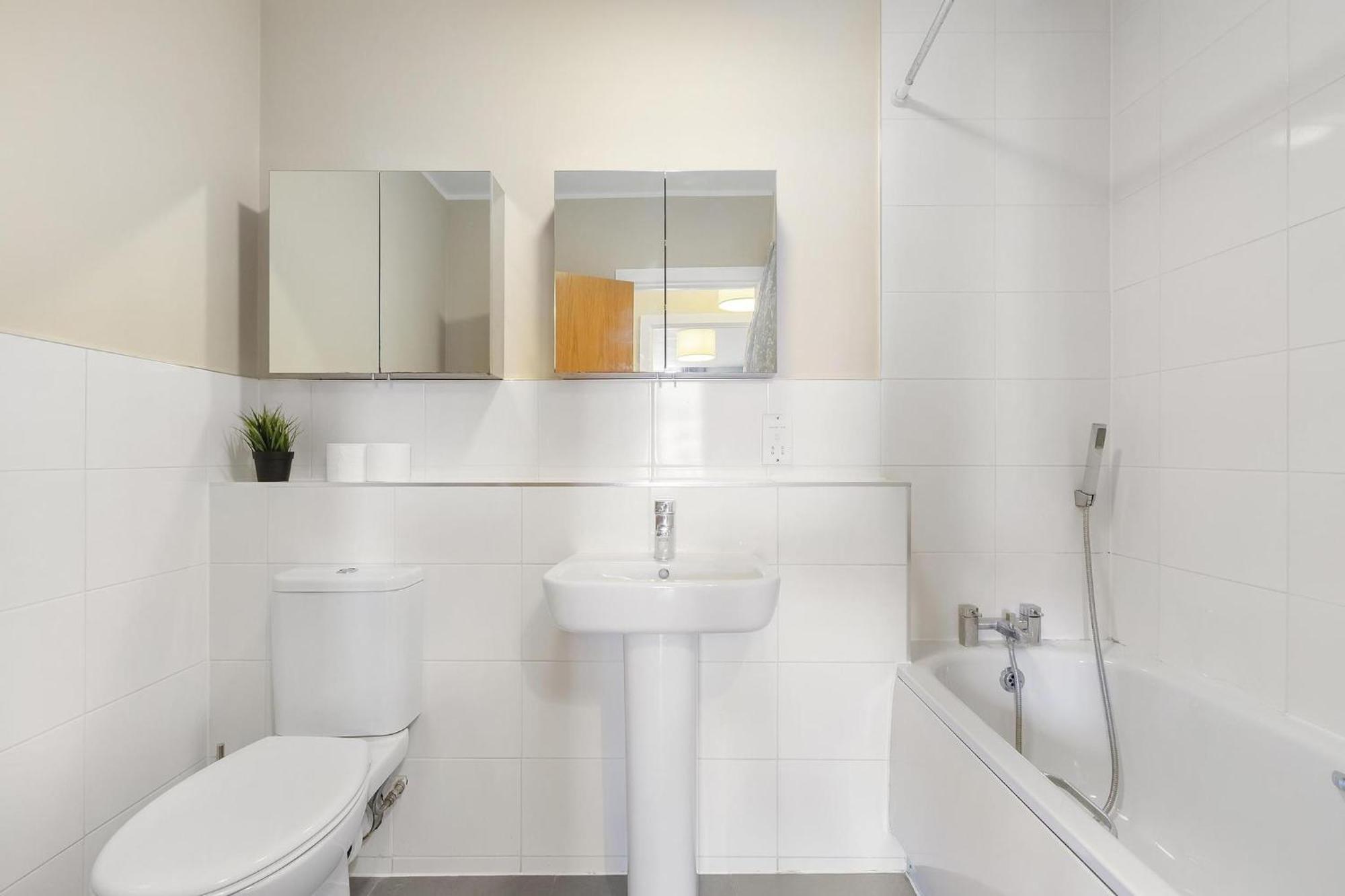 Apartment 221 Clapham Road *