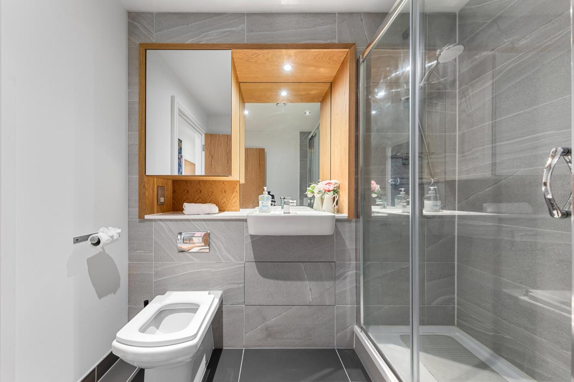 Apartment Trendy 2 Bed Flat In Greenwich With Car Parking *
