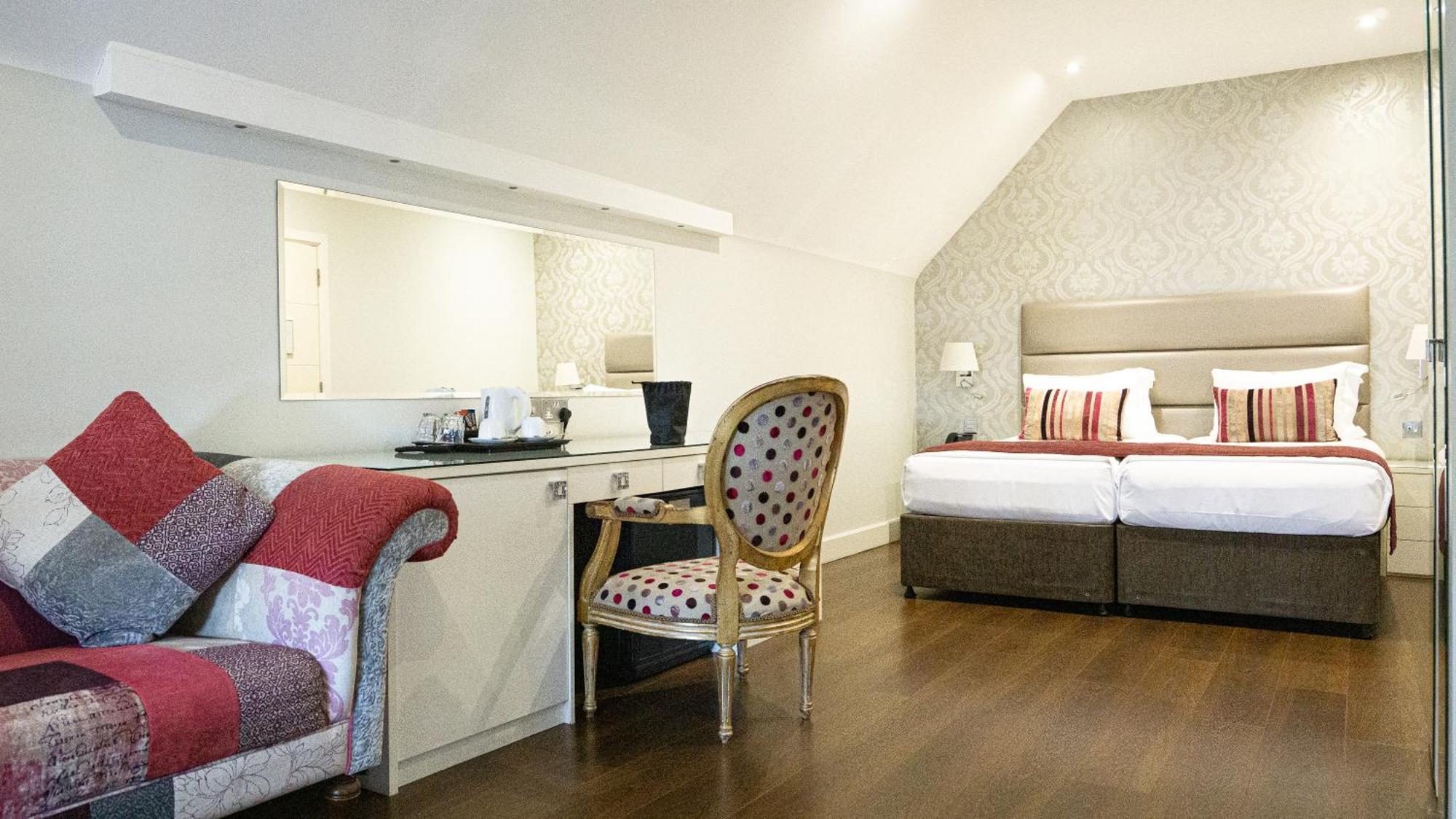 The Pillar Hotel 4*