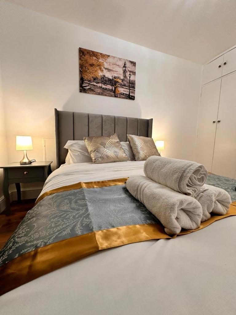Luxury In Prime Location Apartment
