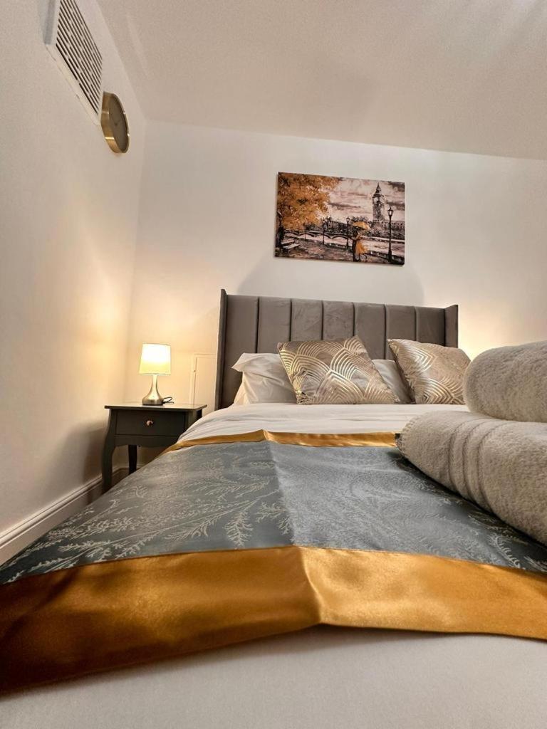Apartment Luxury In Prime Location *