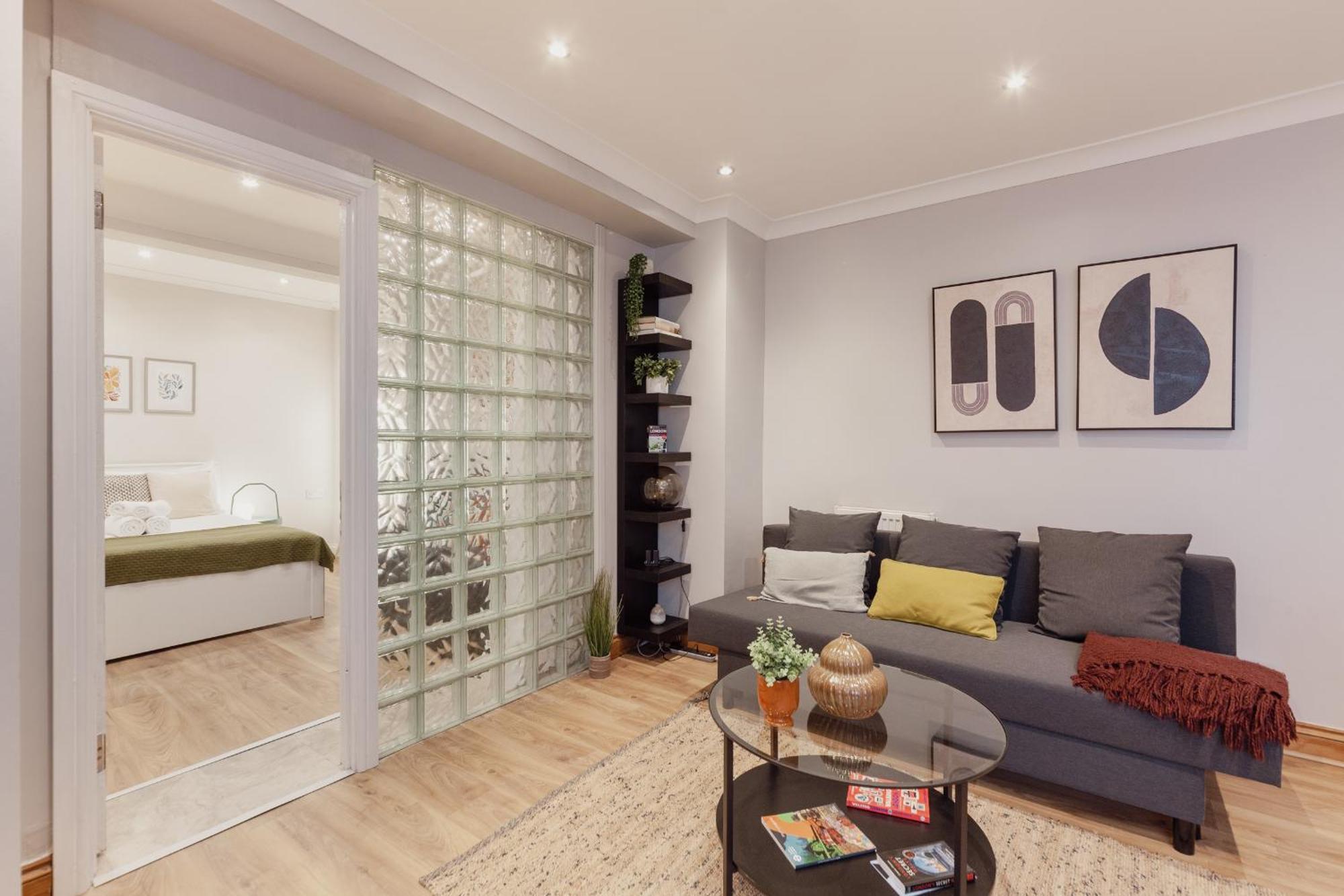 Kensington Nest Flat *