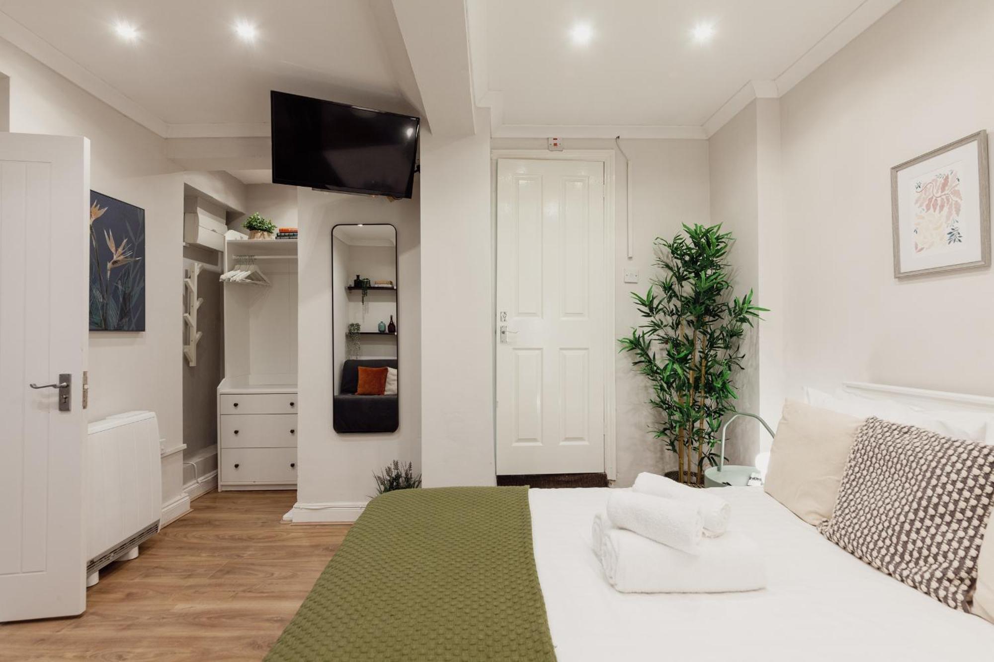 Kensington Nest Flat *