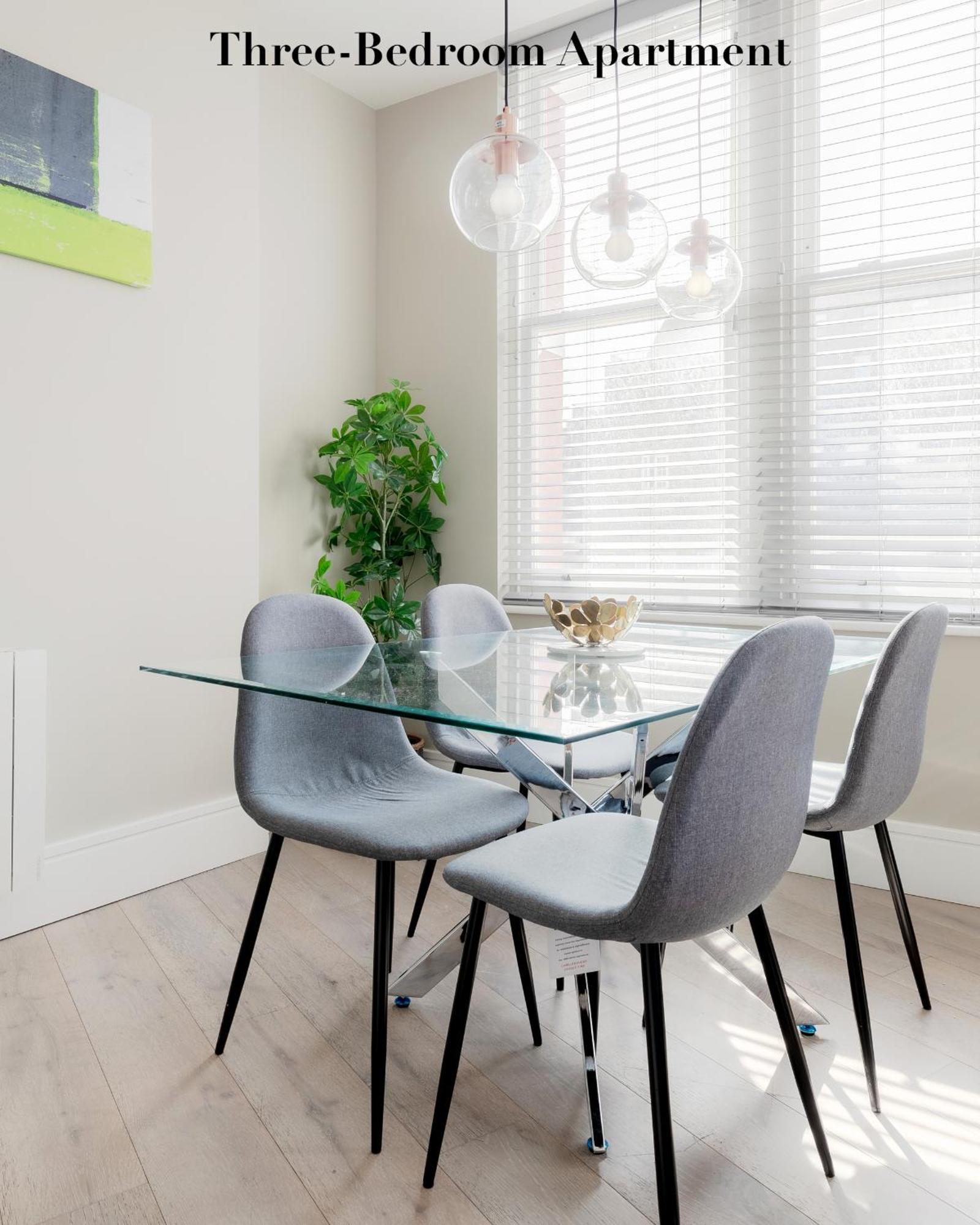 Superb Opposite Edgware Road Station * Londres