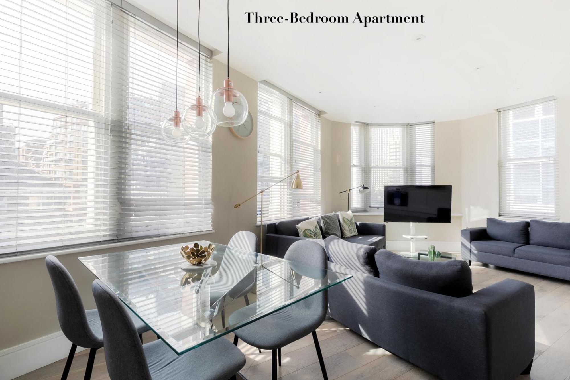 Superb Opposite Edgware Road Station * Londres