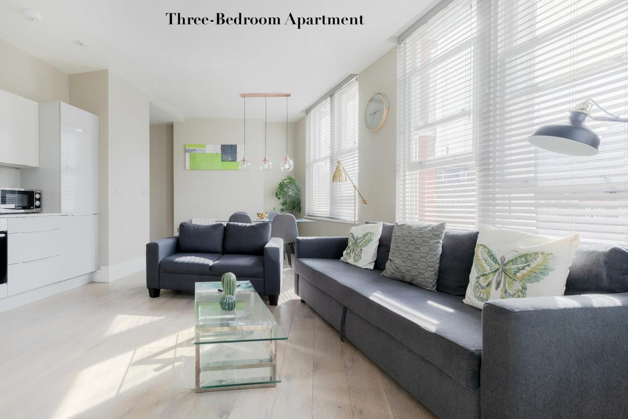 Superb Opposite Edgware Road Station * Londres