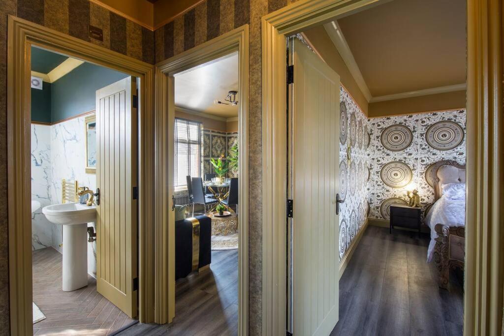 Lux Versace Pad Sleeps 10 Hot Tub, Cinema & Games Apartamento Londres