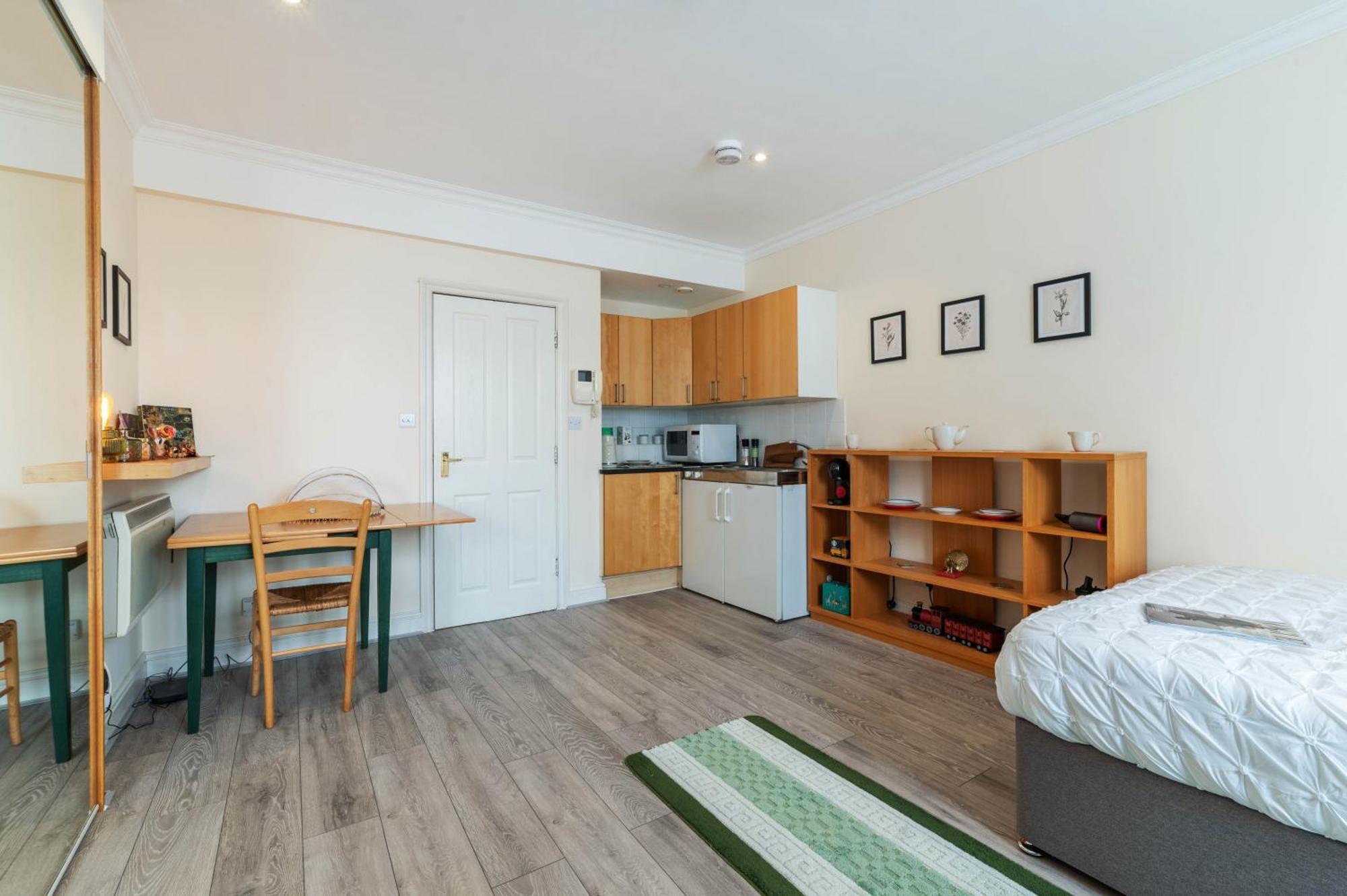 Elegant Art Deco Whole - 2mins To Hyde Park, 8mins To Bayswater, Nottinghill, Paddington Apartamento Londres