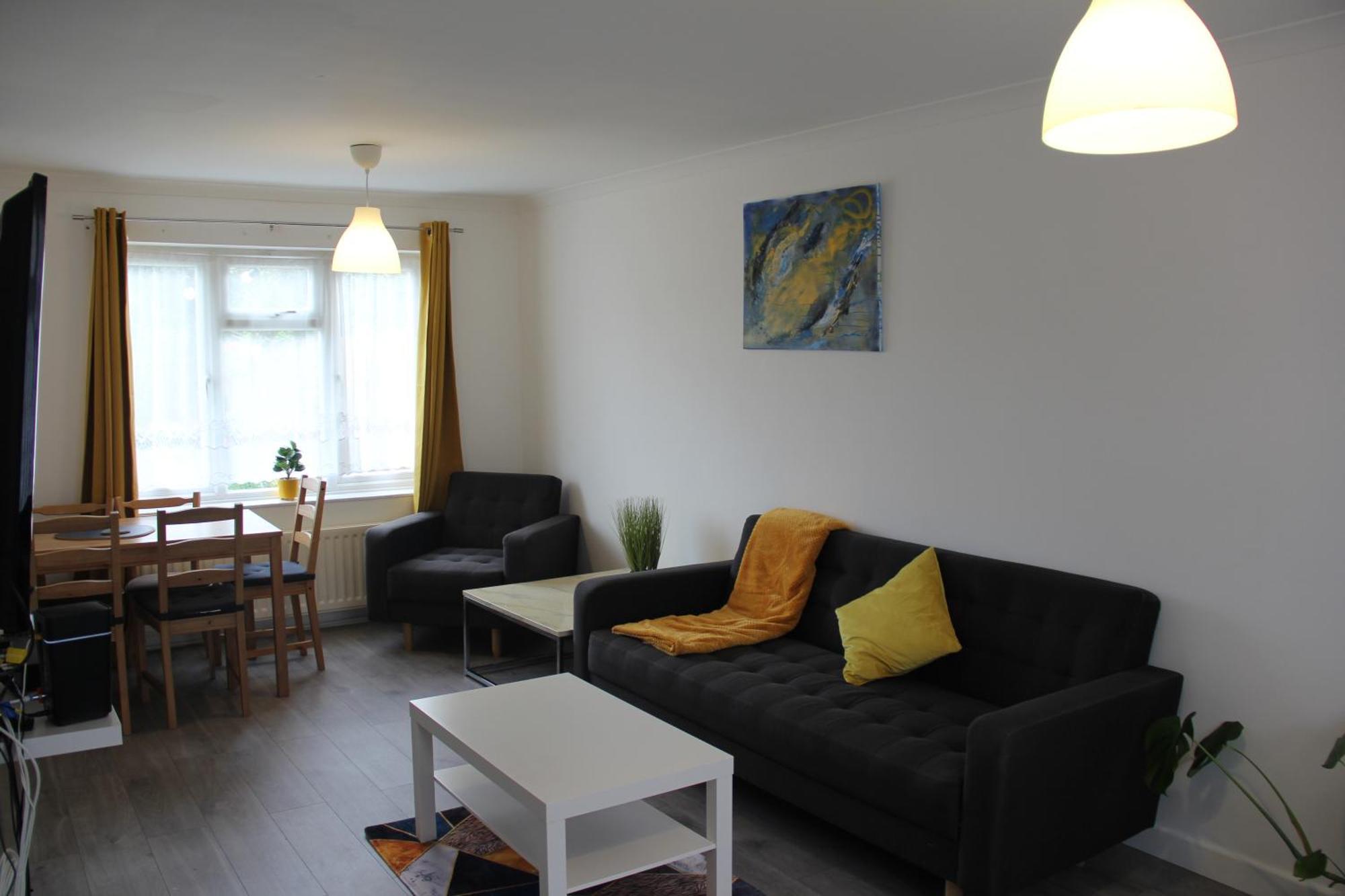 Coolfin House-close To Excel, Contractors, Relocators, Paid Parking Сasa de vacaciones
