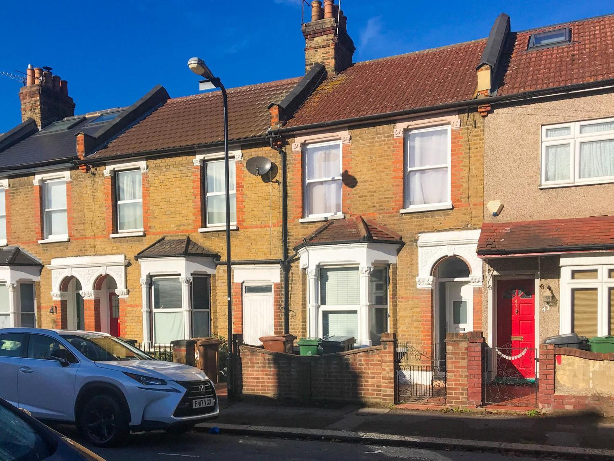 Сasa de vacaciones Clarence House 3 Bedrooms 8min To Station E17 North East