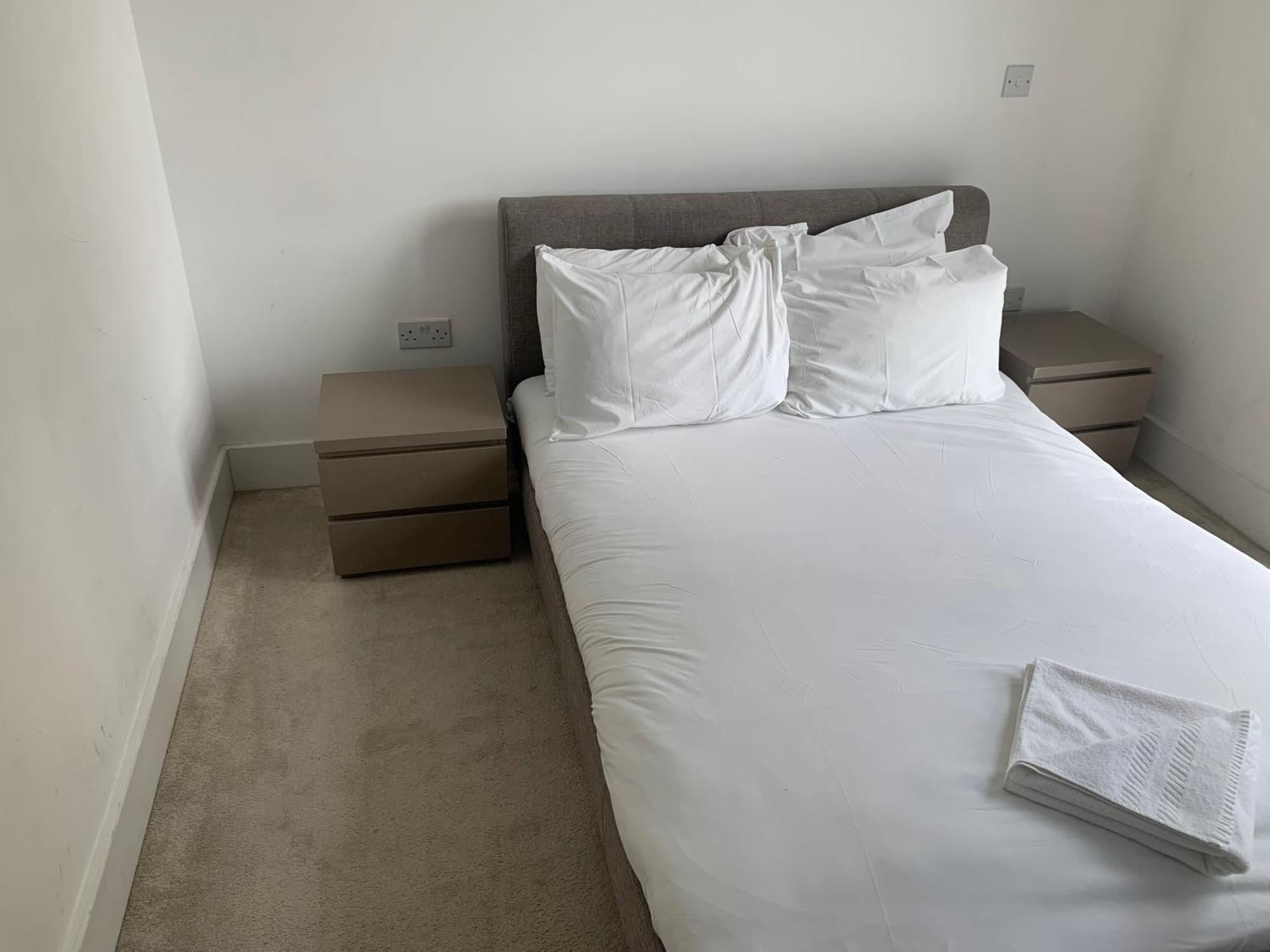Luxury Riverside With Easy Access To London, O2, Excel Centre And Parking *
