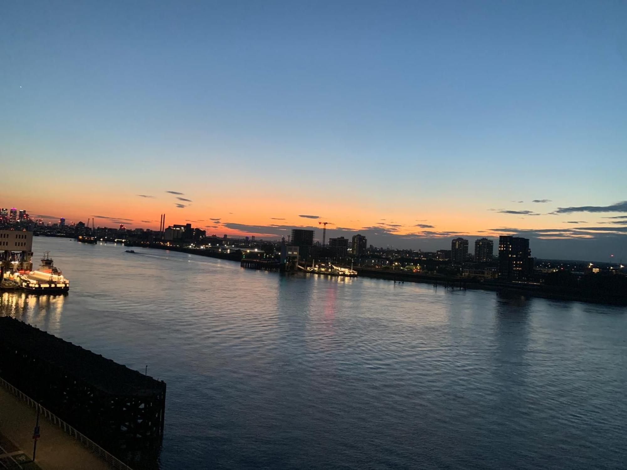 Apartamento Luxury Riverside With Easy Access To London, O2, Excel Centre And Parking Londres
