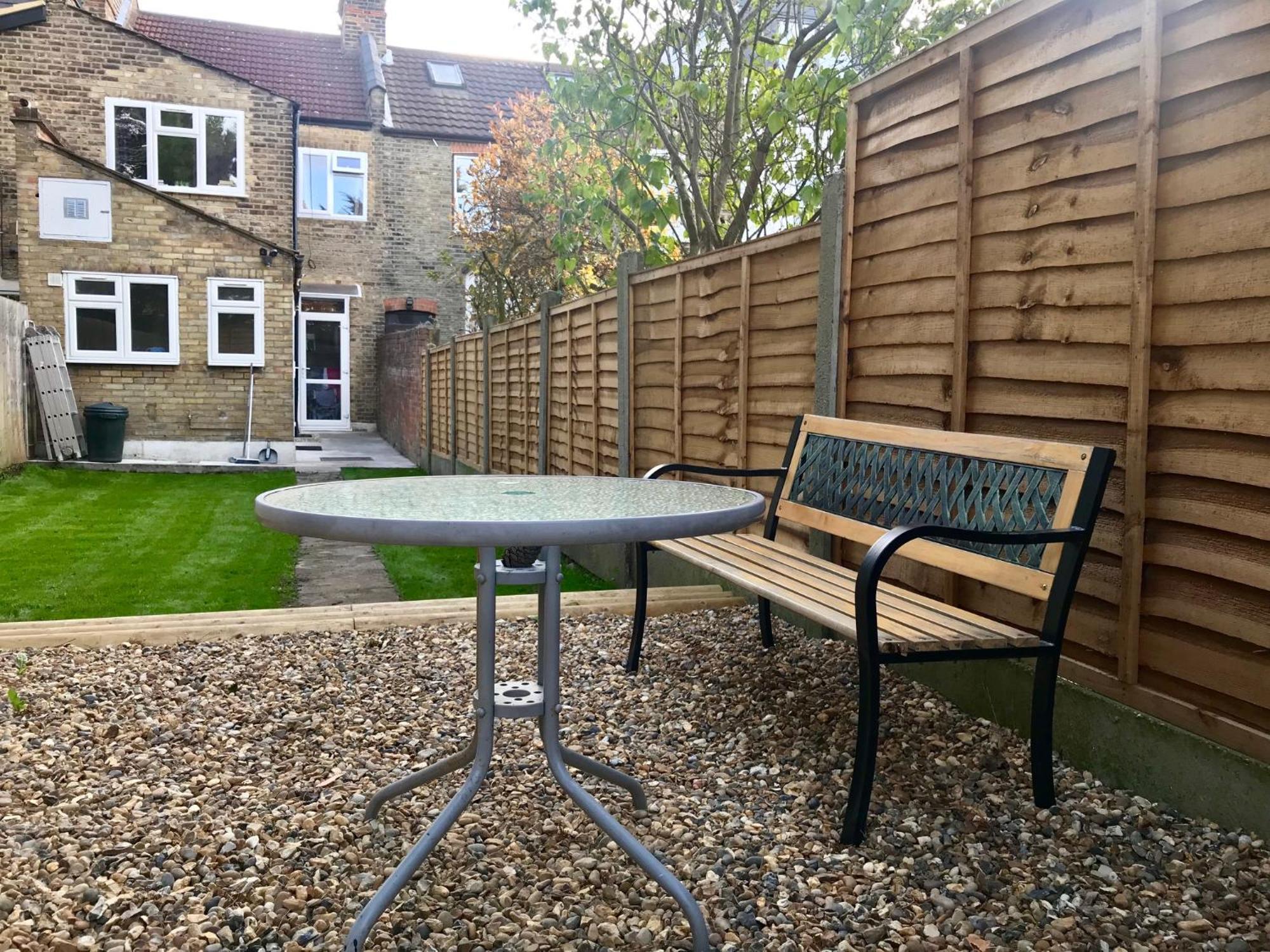 Clarence House 3 Bedrooms 8min To Station E17 North East * Londres