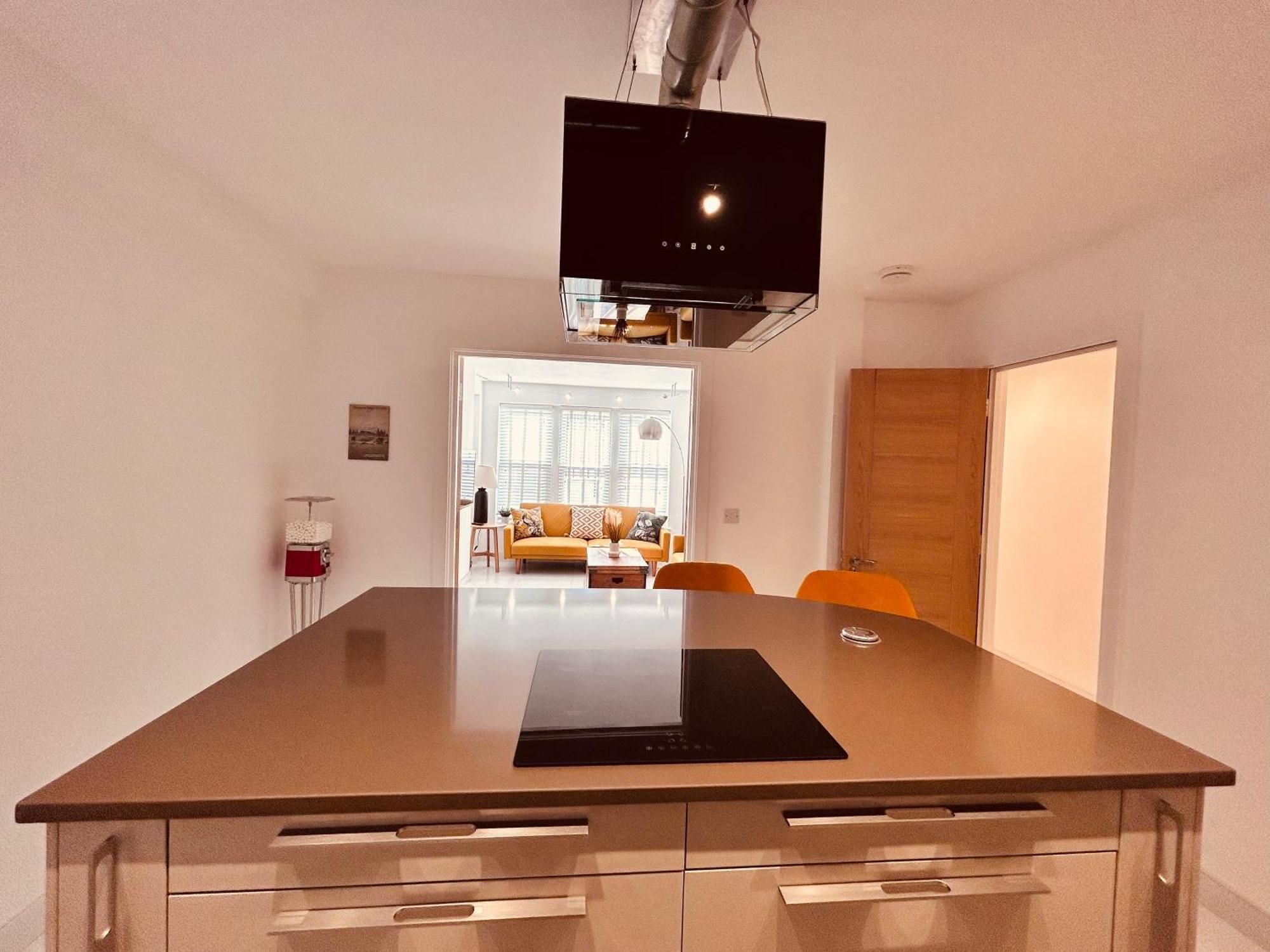 Stunning Spacious B.apt. Slps.4 Apartment *
