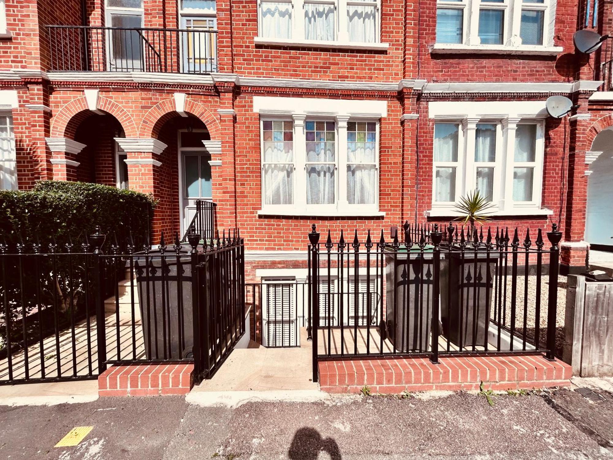 Stunning Spacious B.apt. Slps.4 * London