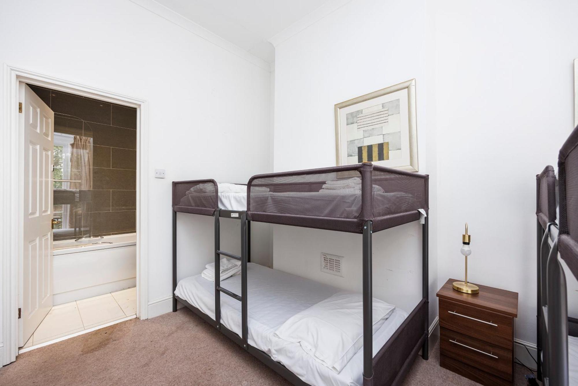 Apartamento Larger Groups Close To Excel Canarywharf 02 With Parking Londres