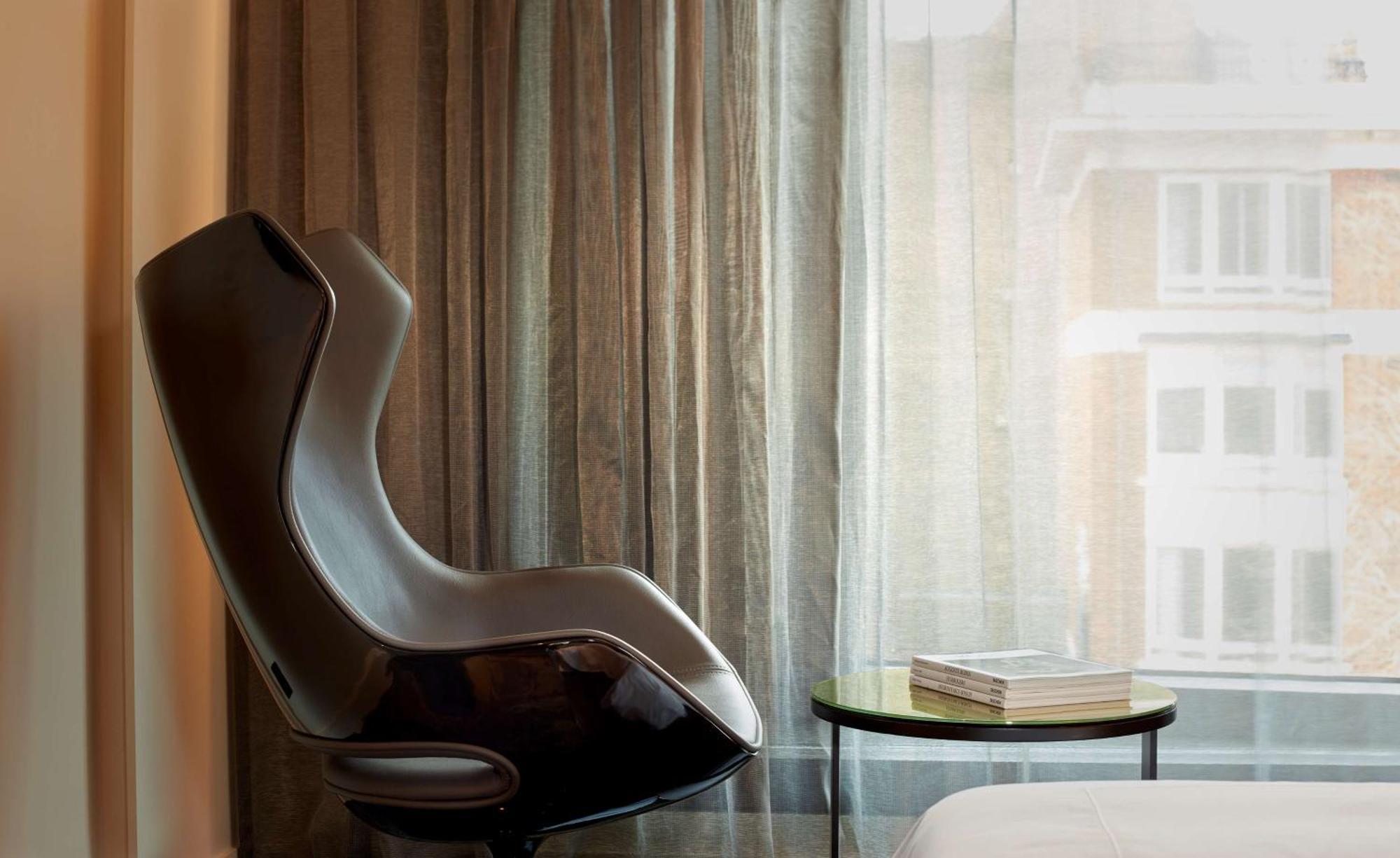 Park Plaza Waterloo 4*