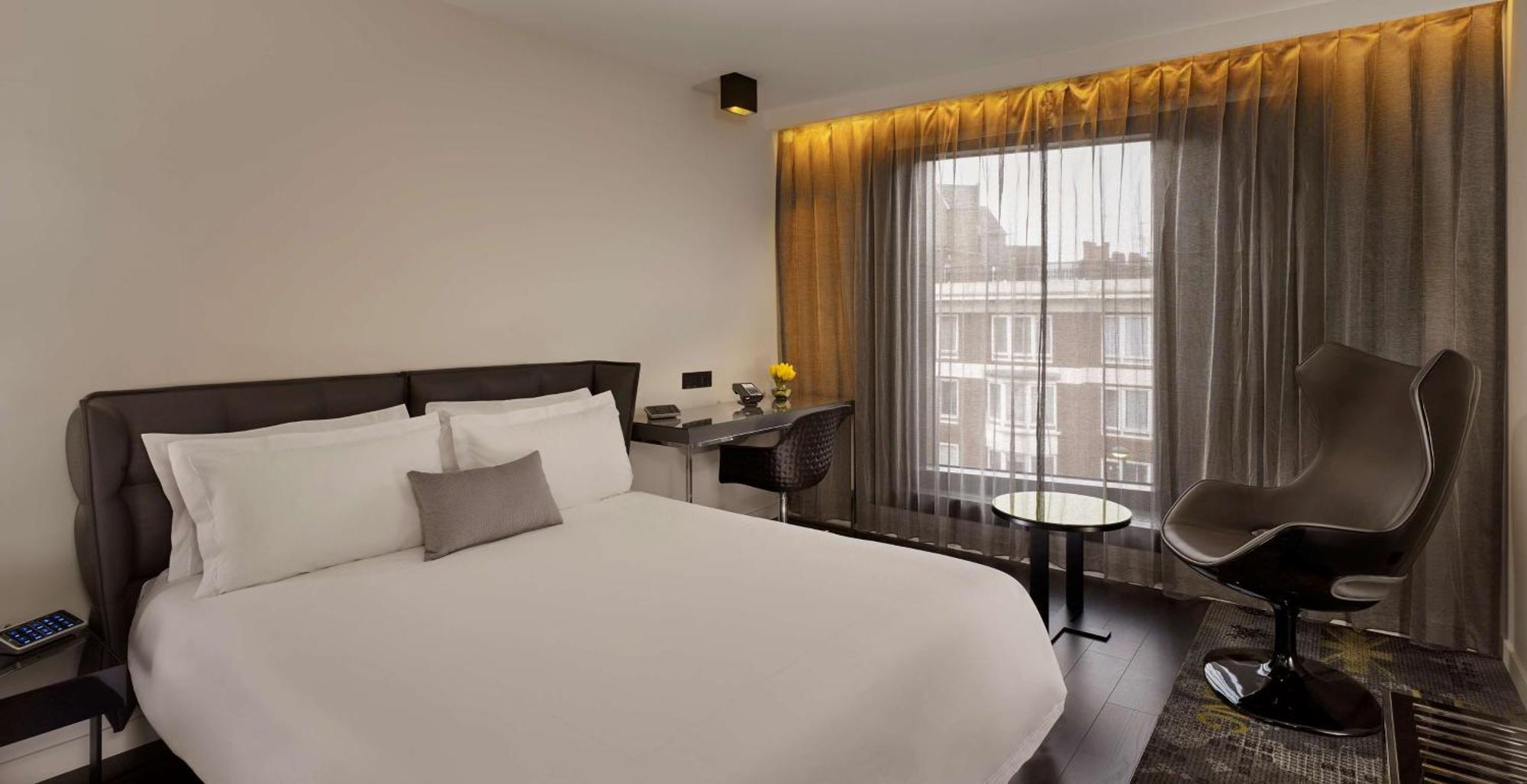 Hotel Park Plaza Waterloo 4*
