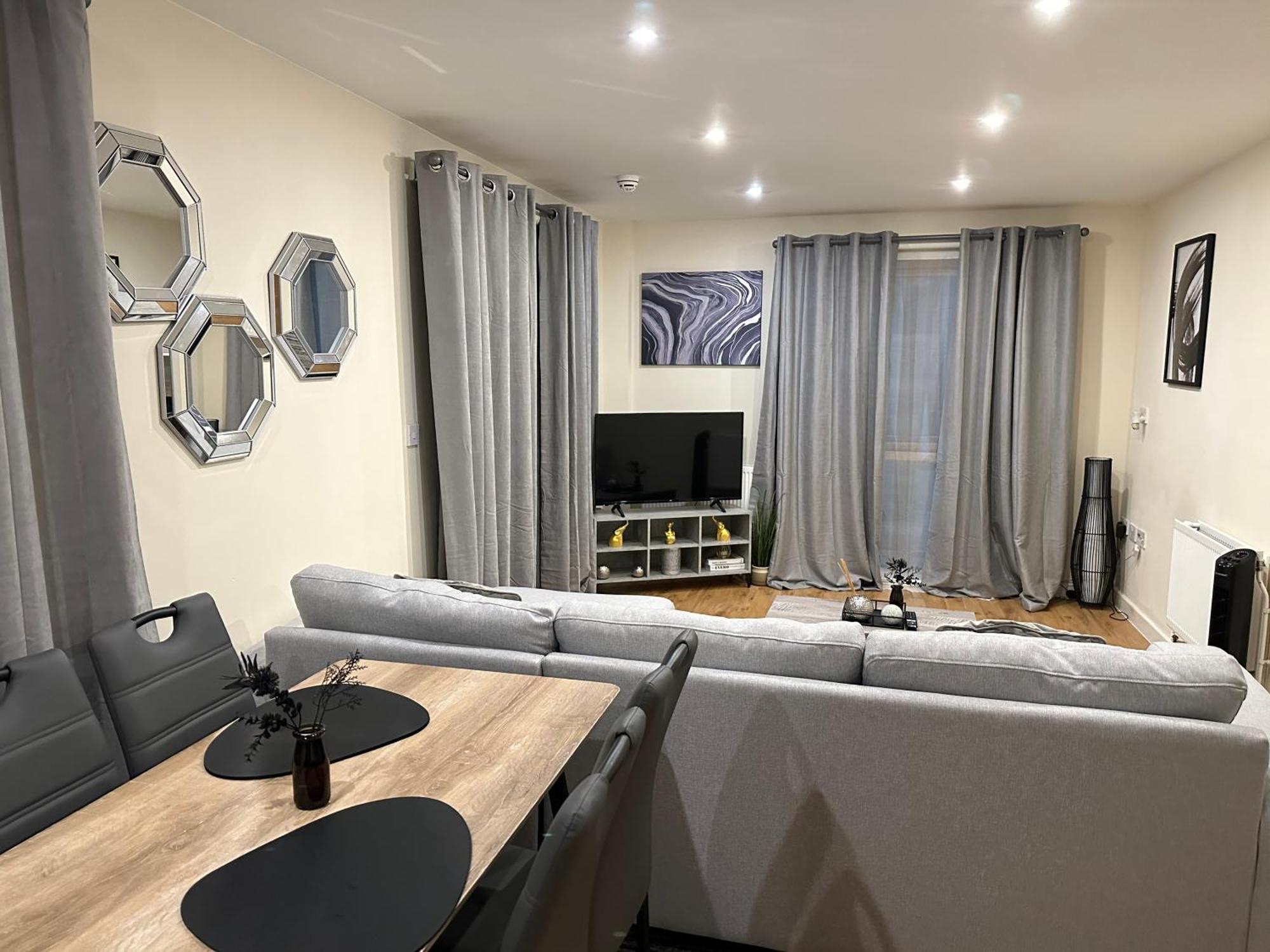 Glamorous Two Bed Flat London