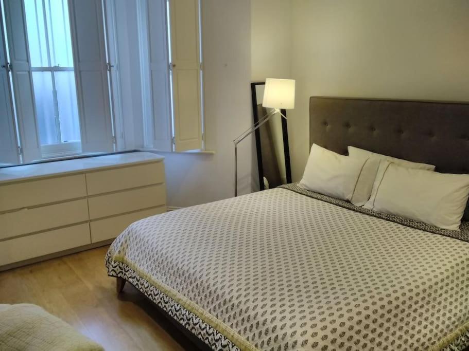 Superior 5* Kensington, Flat + Free Wi-fi Apartamento Londres