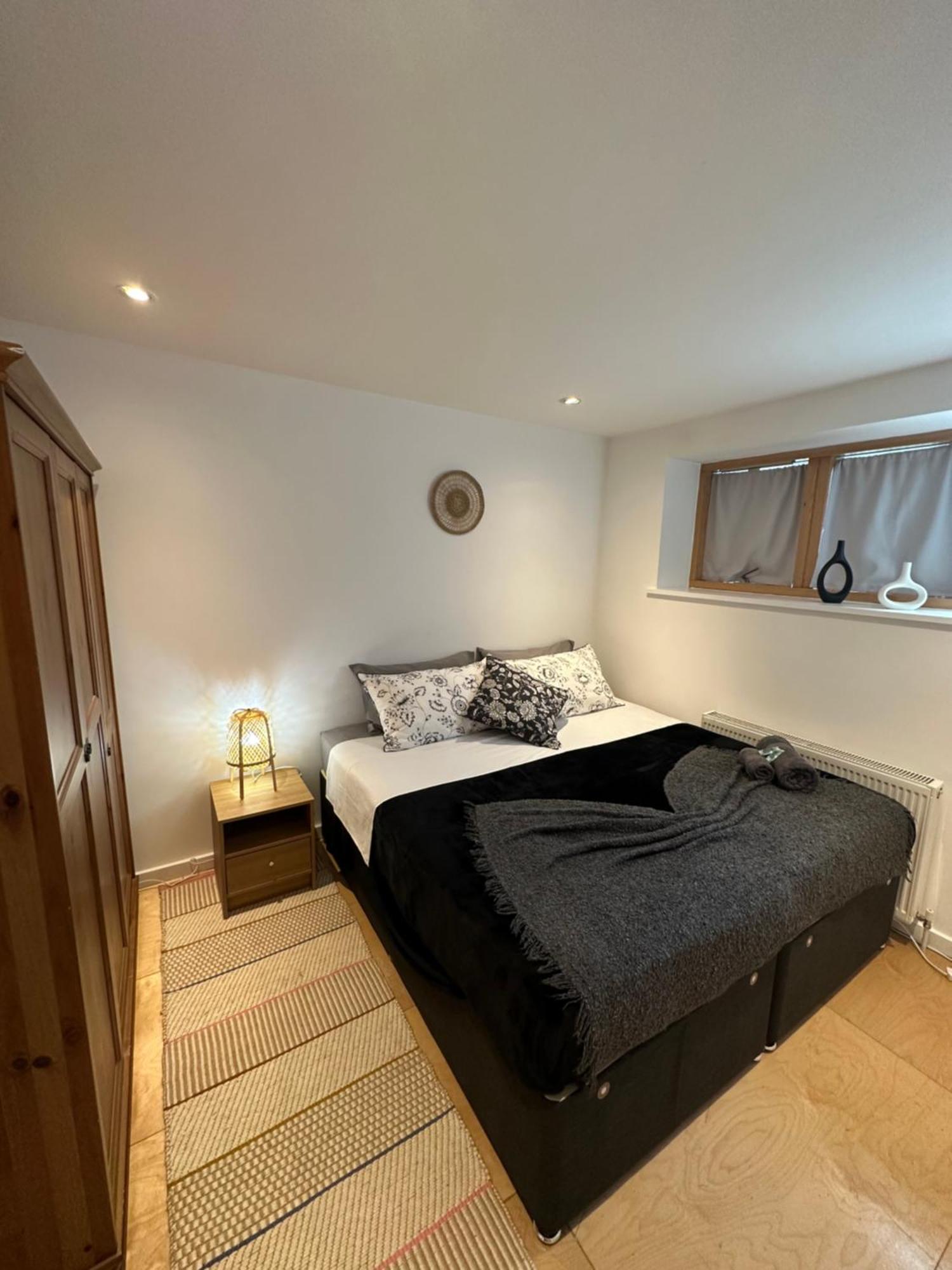Apartment Double Or Twin In A Sharing House Zone 2