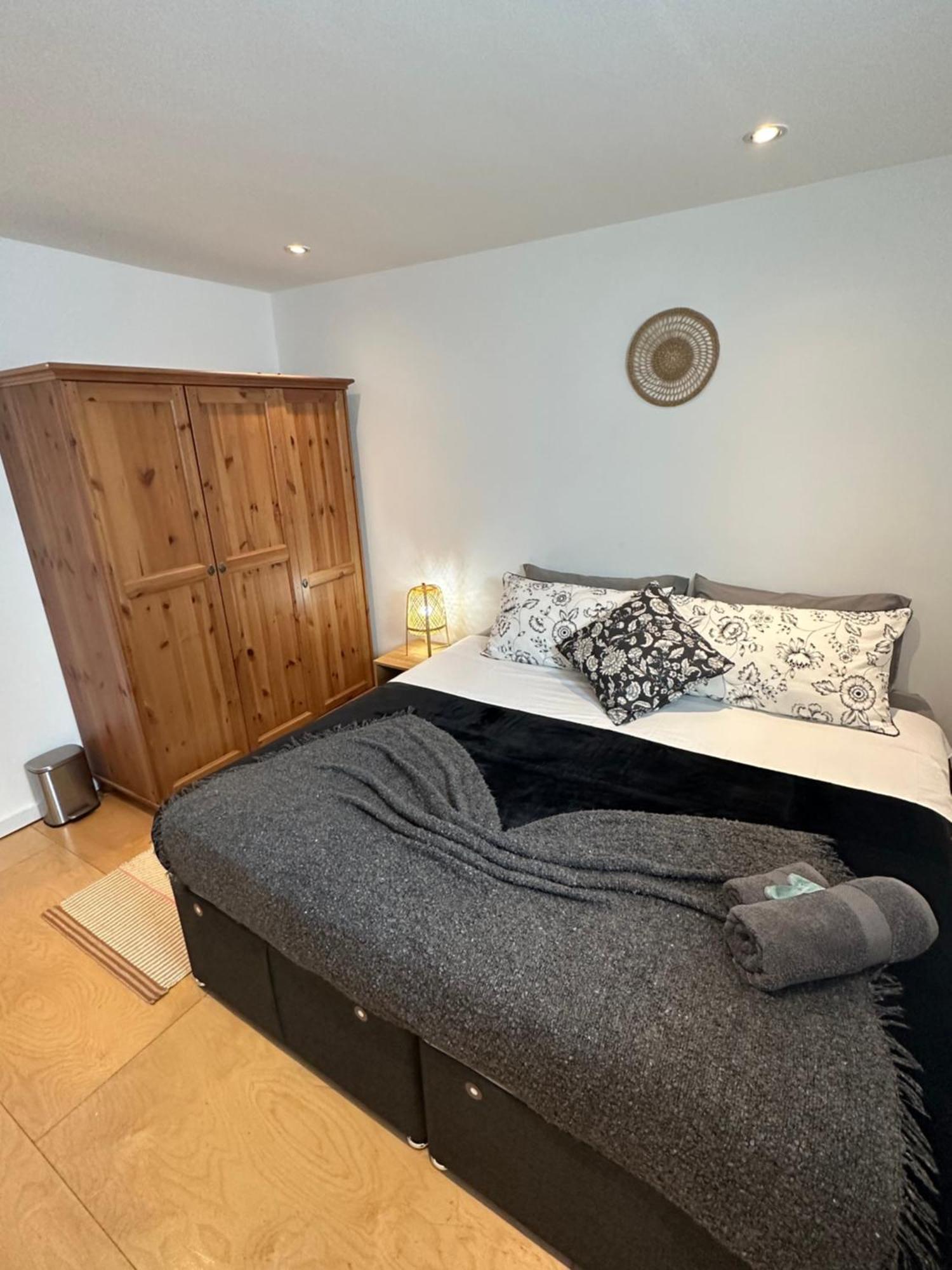 Apartment Double Or Twin In A Sharing House Zone 2 London