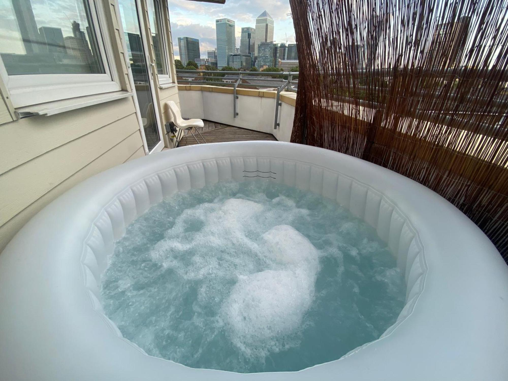 Panoramic City Views, Free Wifi, Canary Wharf Penthouse Londres