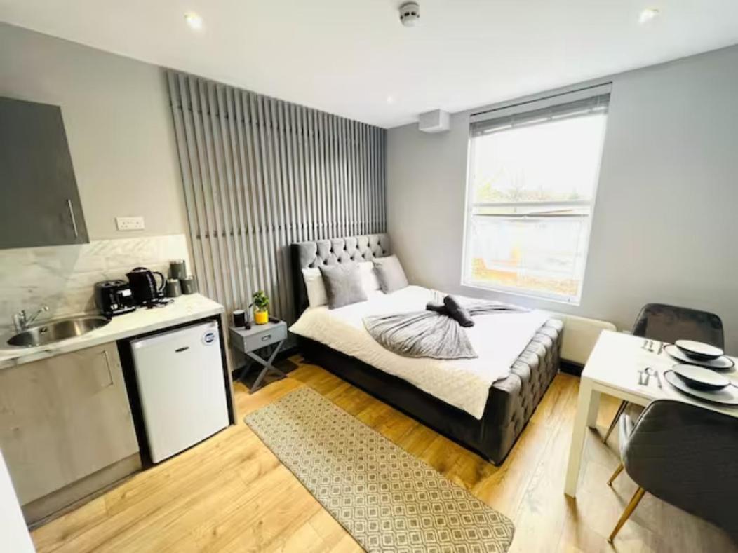 Next To Emirates Stadium Holloway * Londen