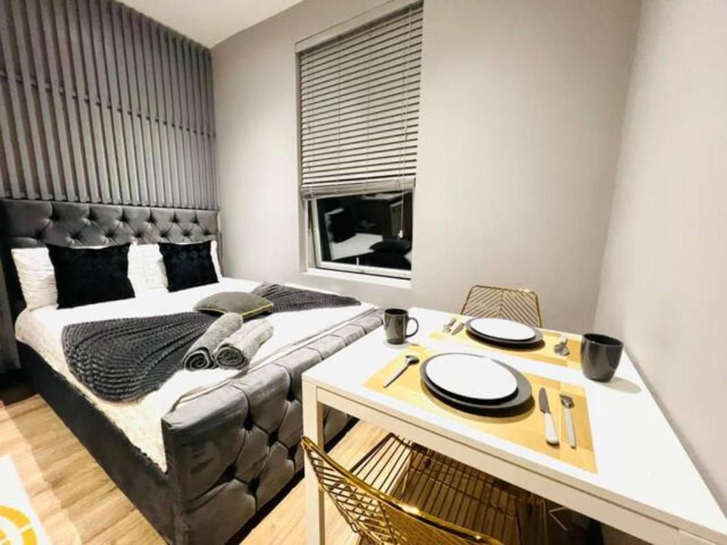 Next To Emirates Stadium Holloway * Londen