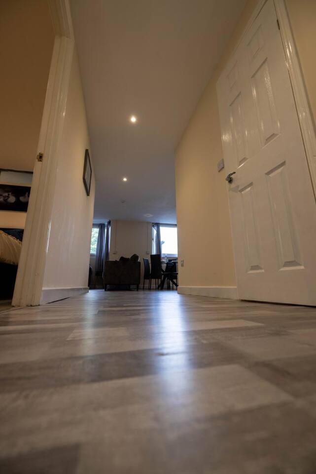 3 Bedroomflat-free Parking-wifi-parking-8people Appartement Londres
