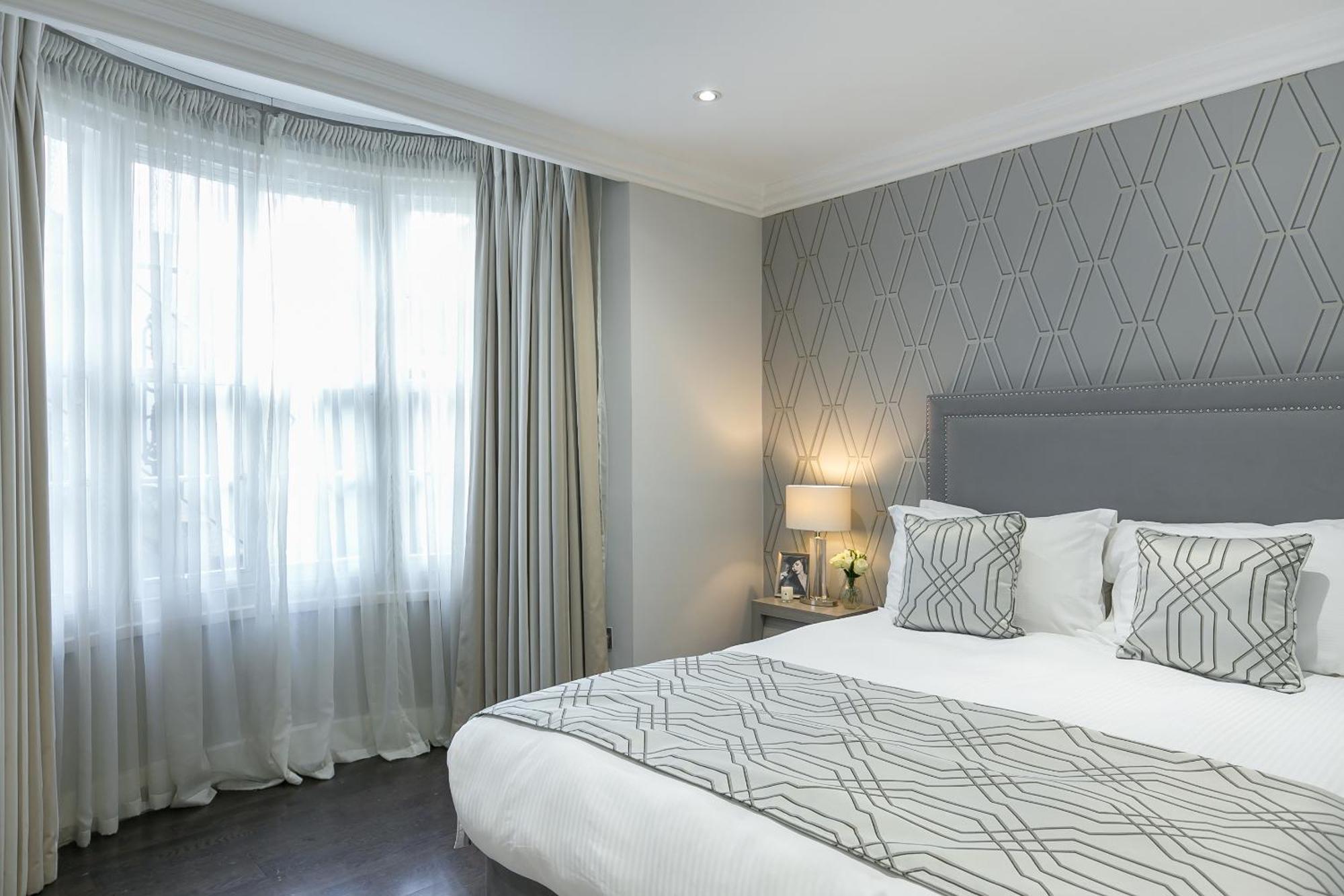 Chilworth Court Apartahotel 4*