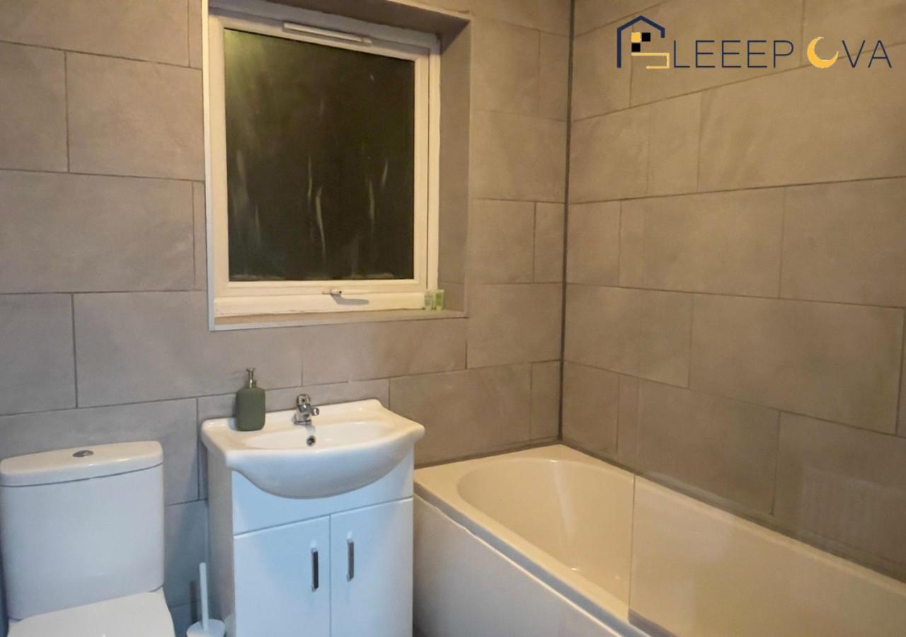 Premium Offers L Last-Minute Escape L Luxury & Spacious 2 Bedroom Flat Families Business Relocation Sleepova Short Lets & Serviced Accommodation Appartement Londres