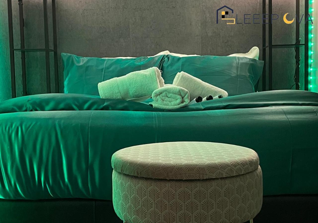 Premium Offers L Last-Minute Escape L Luxury & Spacious 2 Bedroom Flat Families Business Relocation Sleepova Short Lets & Serviced Accommodation *