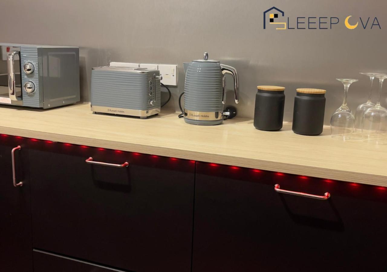 Appartement Premium Offers L Last-Minute Escape L Luxury & Spacious 2 Bedroom Flat Families Business Relocation Sleepova Short Lets & Serviced Accommodation