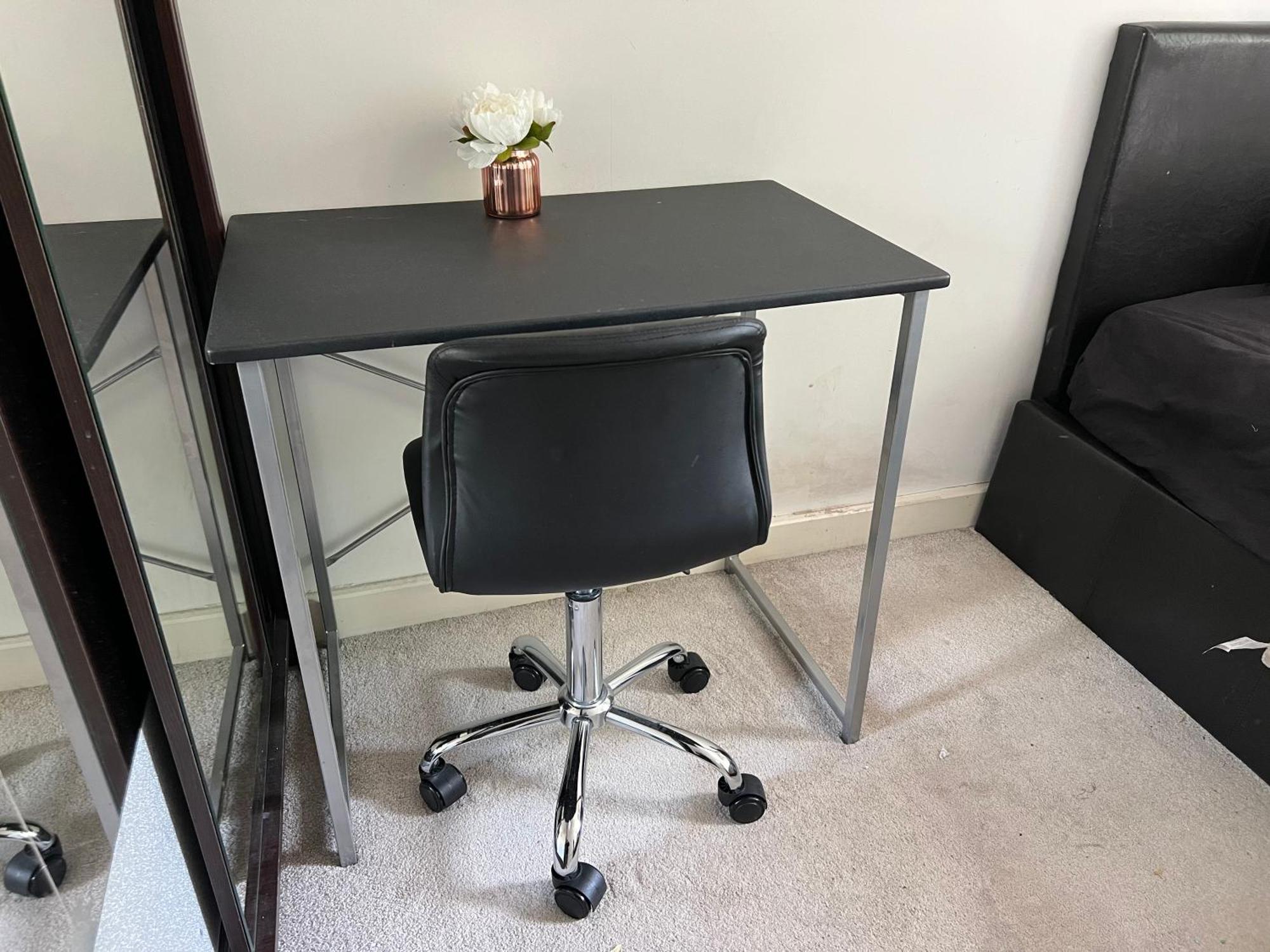 Casa de Férias Newly Refurbished - Entire 4 Bedroom Private House With Kitchen, Living & Private Garden - 1 Cape House London, Within 30 Mins From London, Bridge & Canary Wharf *