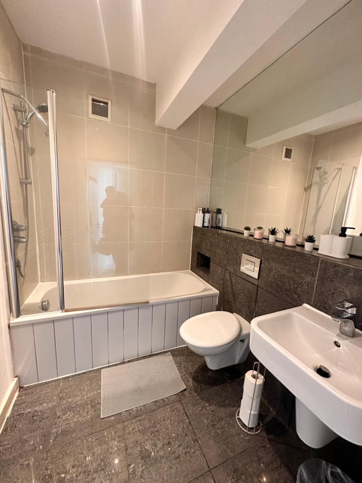 Modern 2 Bedroom Flat Next To Liverpool Street * Londres