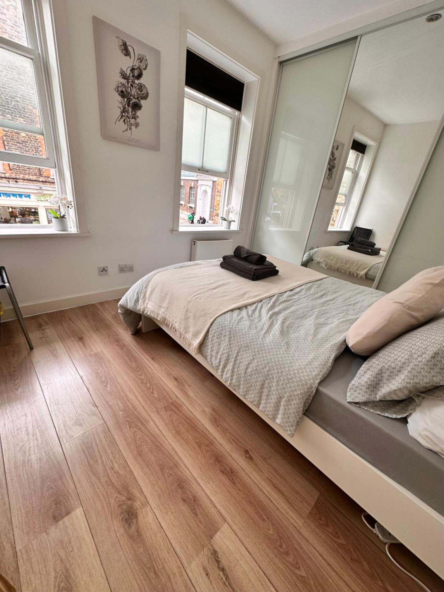 Modern 2 Bedroom Flat Next To Liverpool Street Apartamento