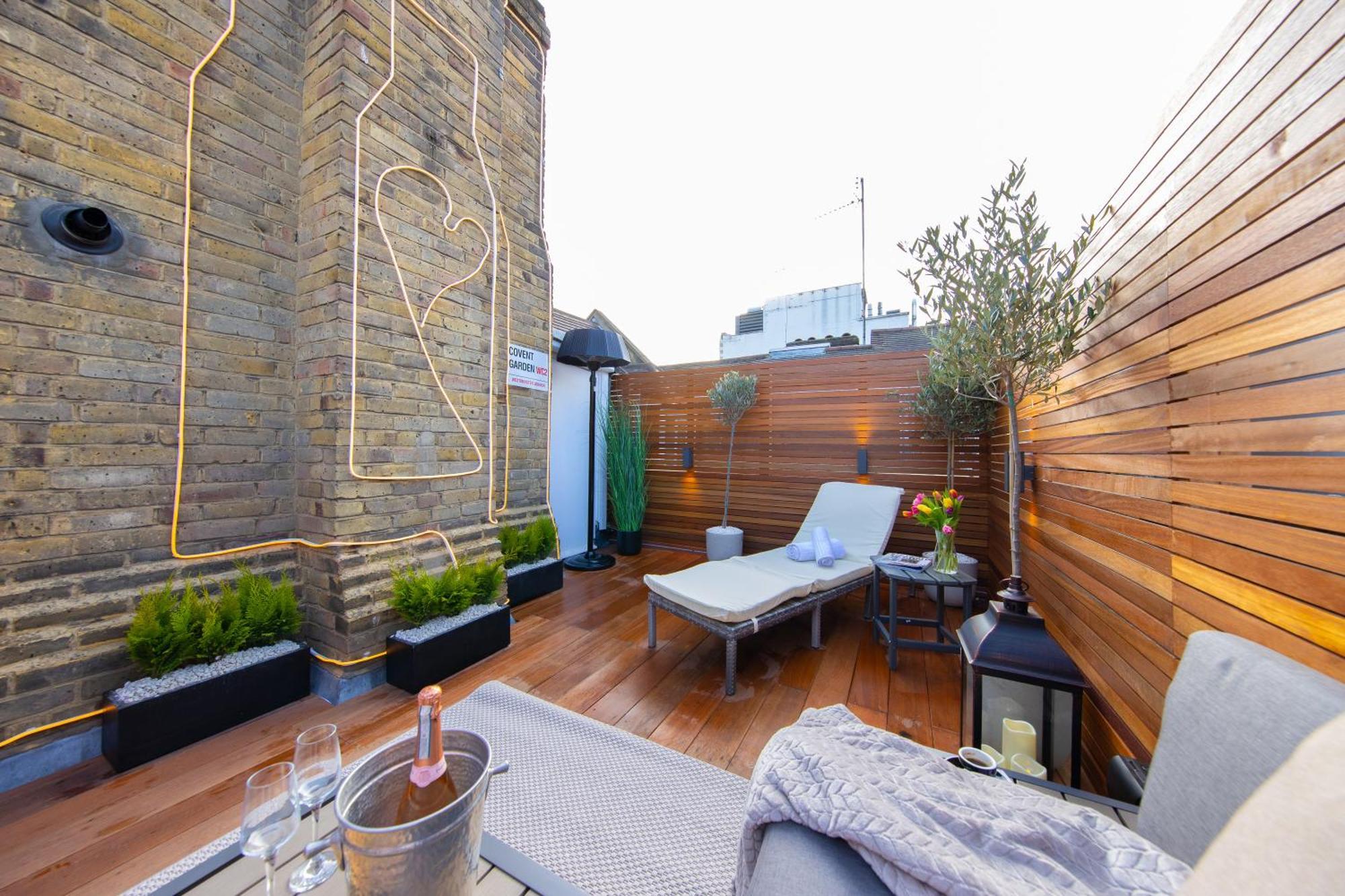 Haus Of Mason Apartment