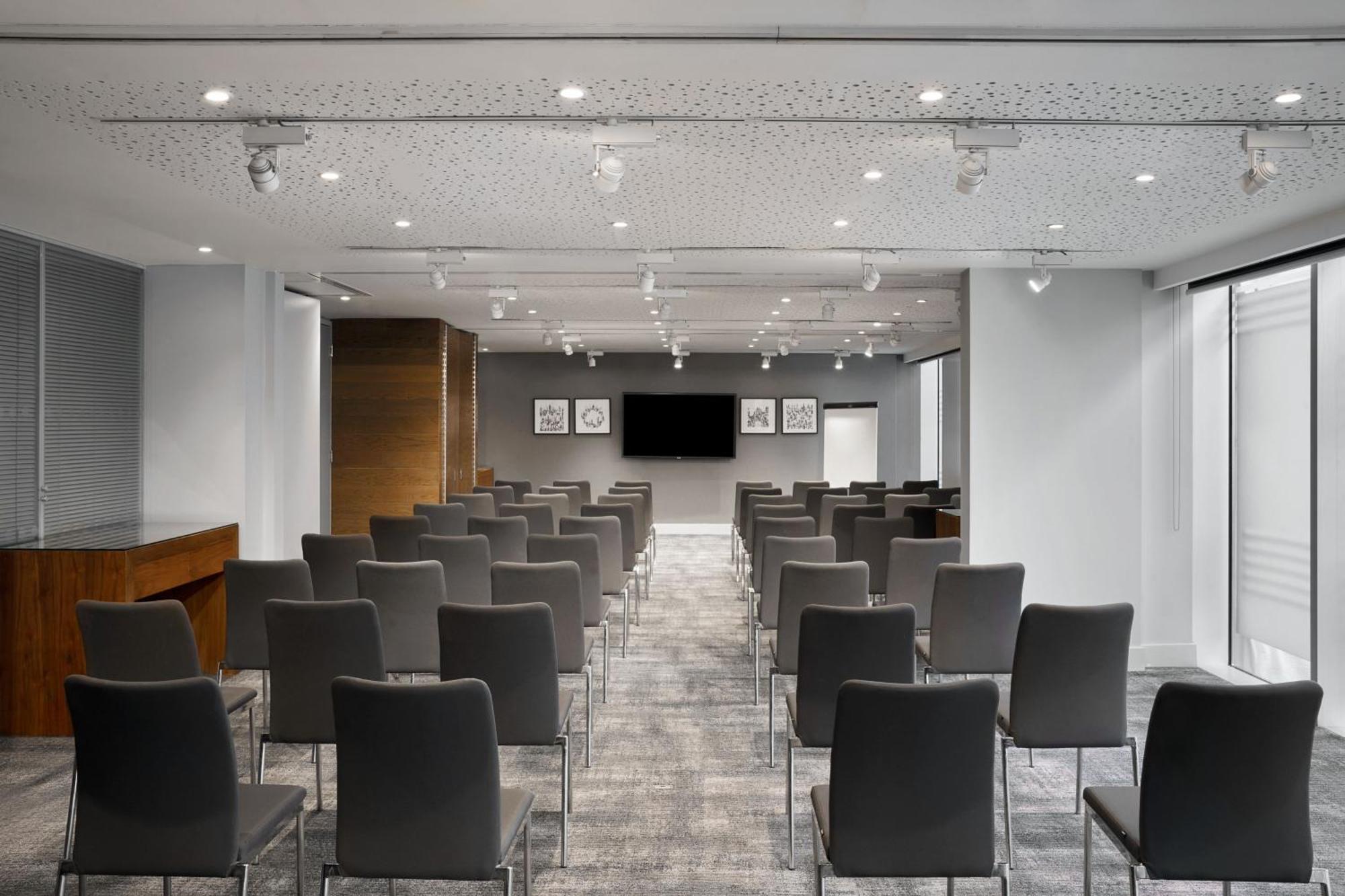 Aloft Excel Londen