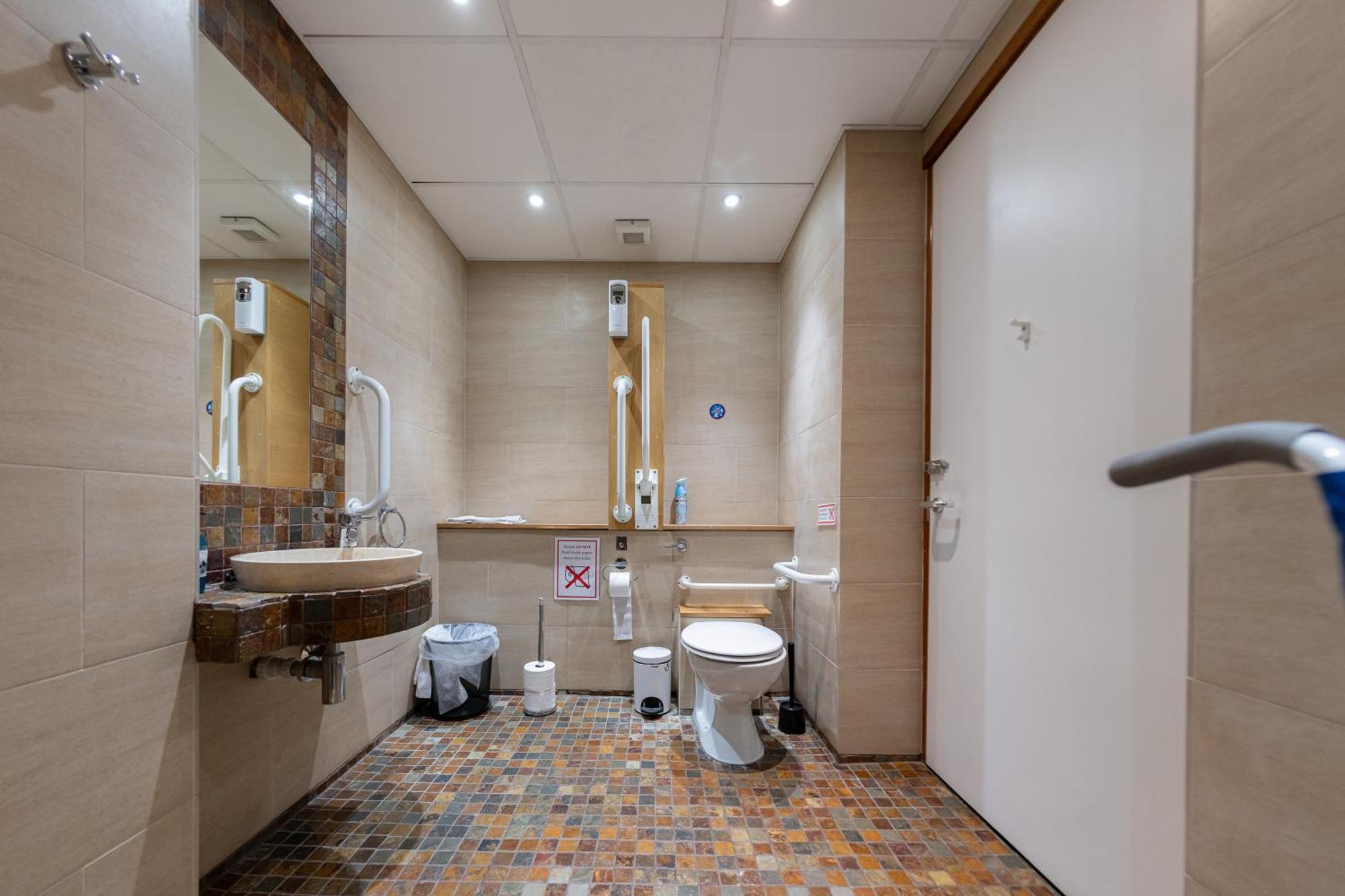 Pax Hostel Londen