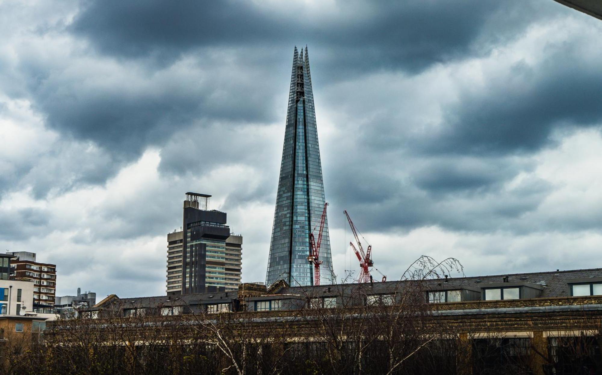 Shard View 2 Bed Entire Flat * Londen
