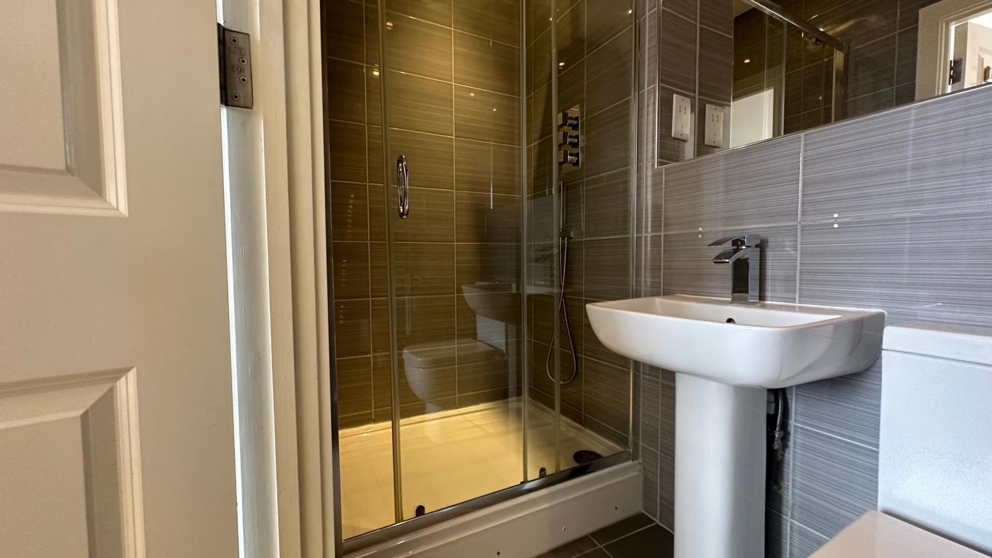 Beautiful 2bed Flat *